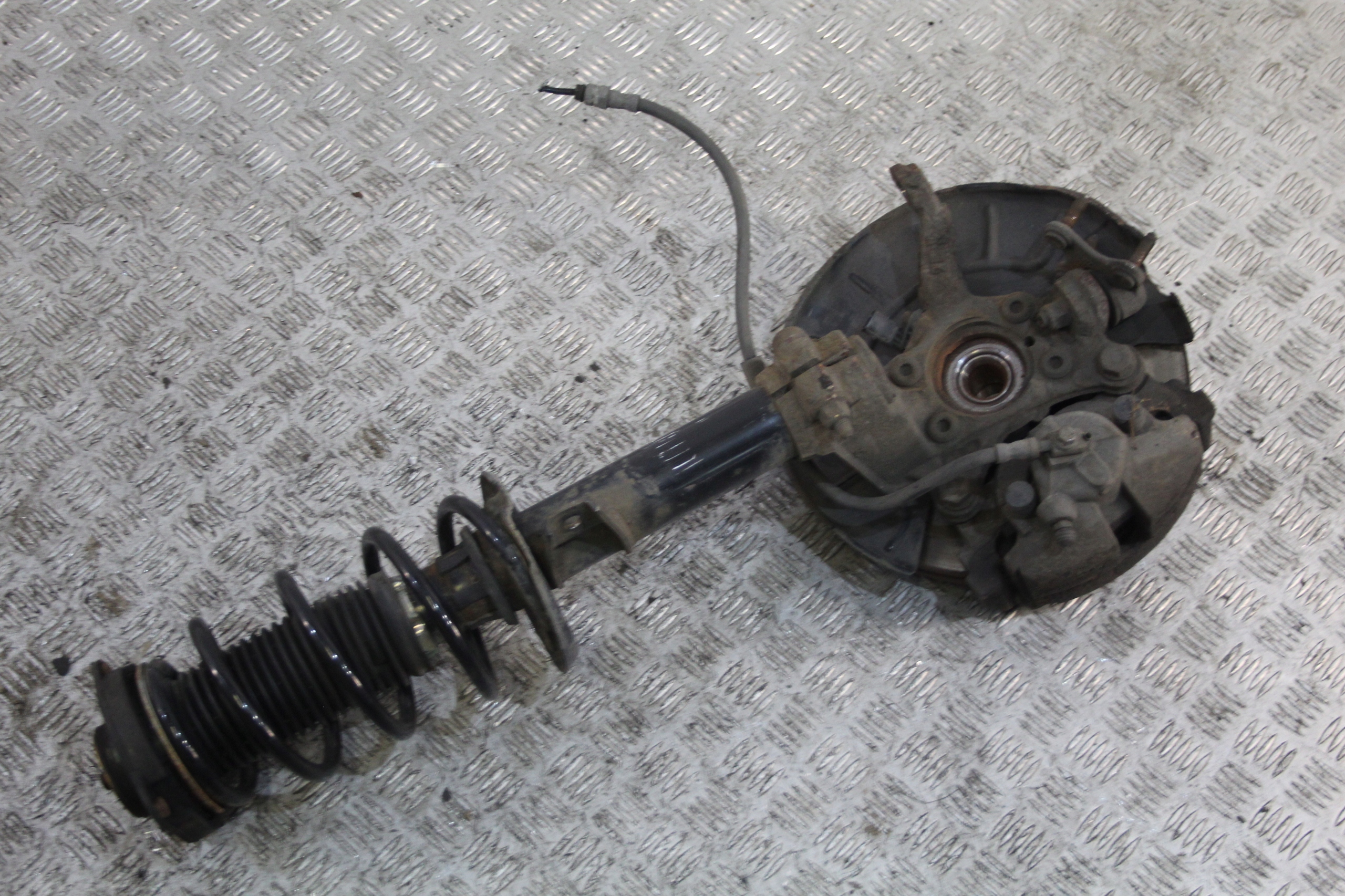 swing shock absorber front VW GOLF VI 5K7 CABRIO