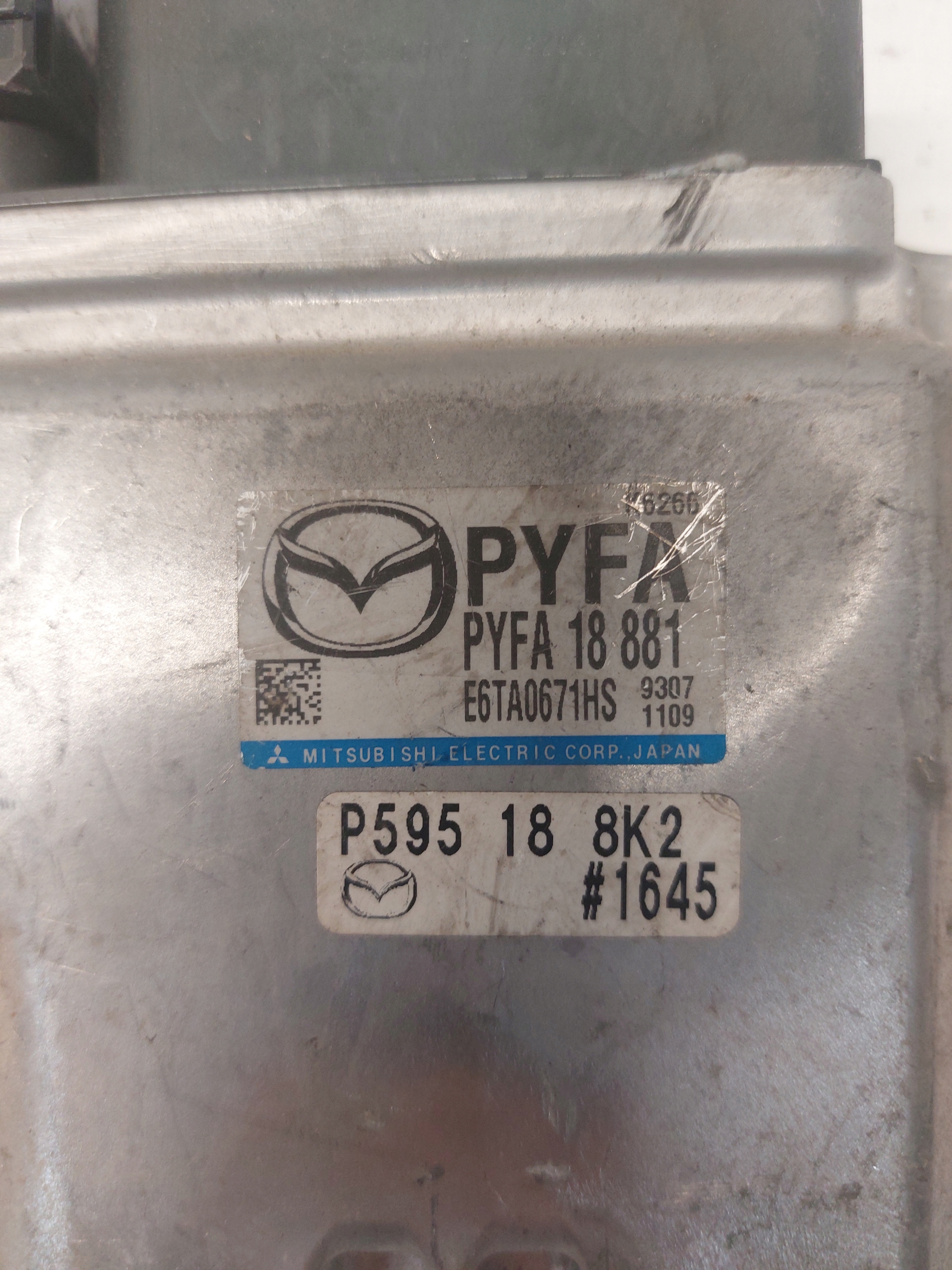 control unit of the engine MAZDA 6 III PYFA18881E6TA0671HS