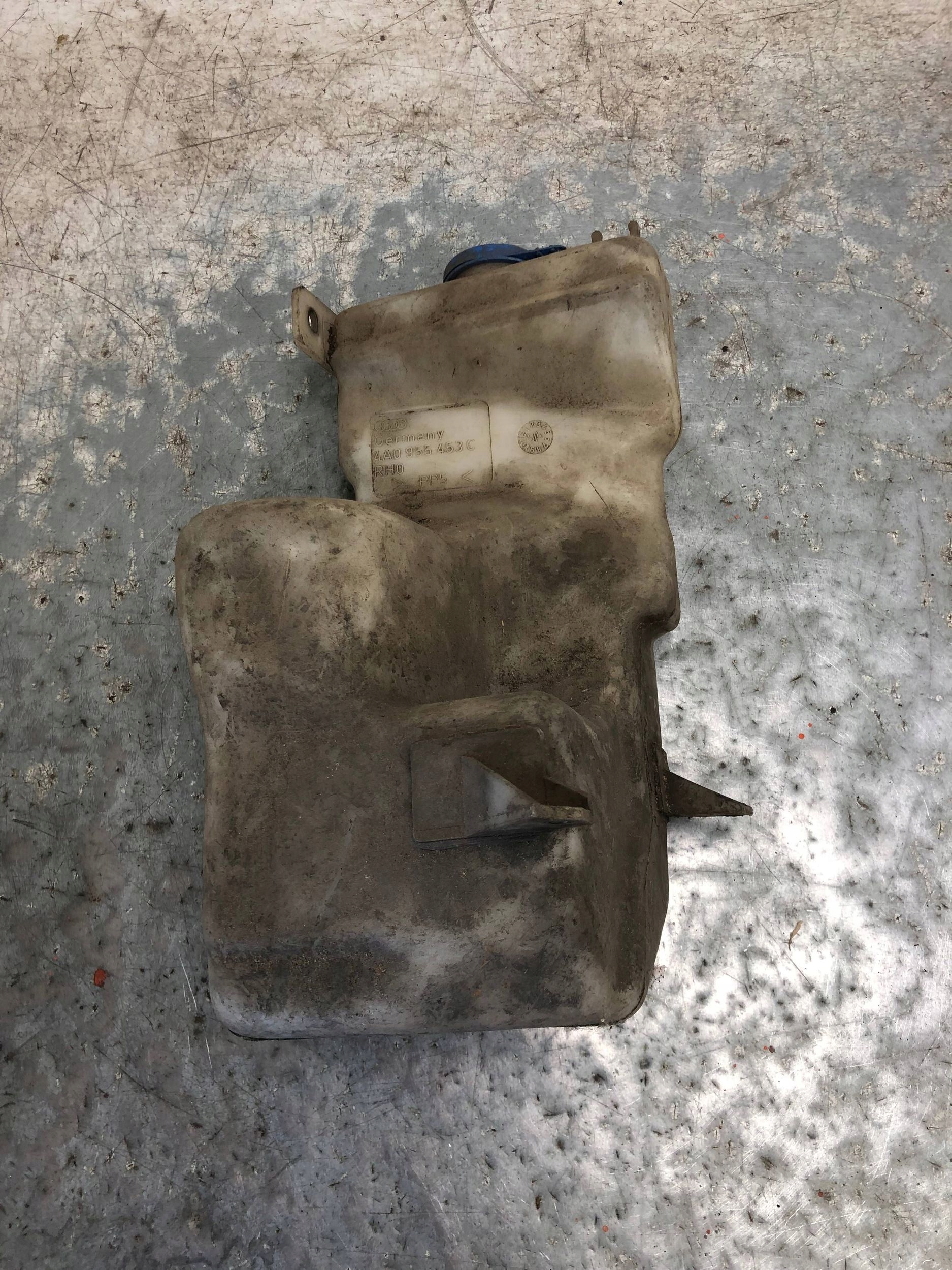 washer fluid tank AUDI A6 C4 4A0955453C