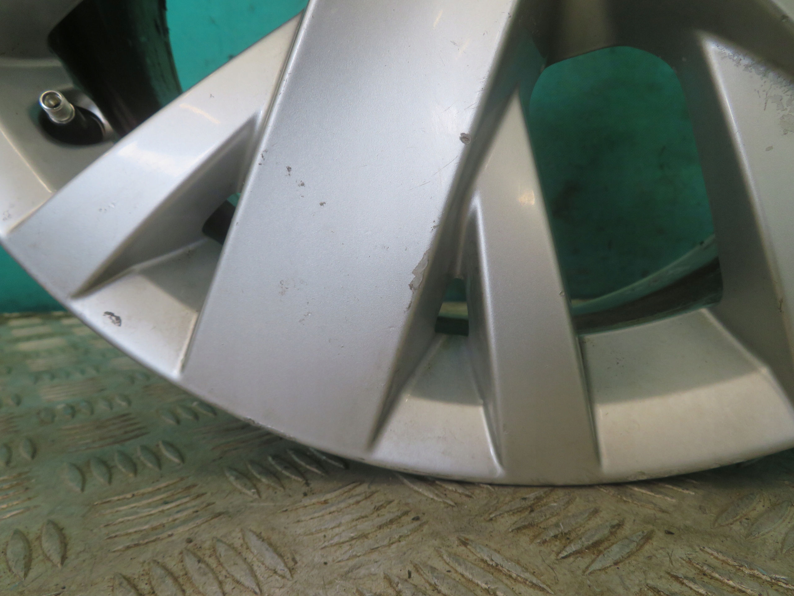 disk hliníkový VW T5 T6 7E0601025F 16 5x120 6.5J ET 51