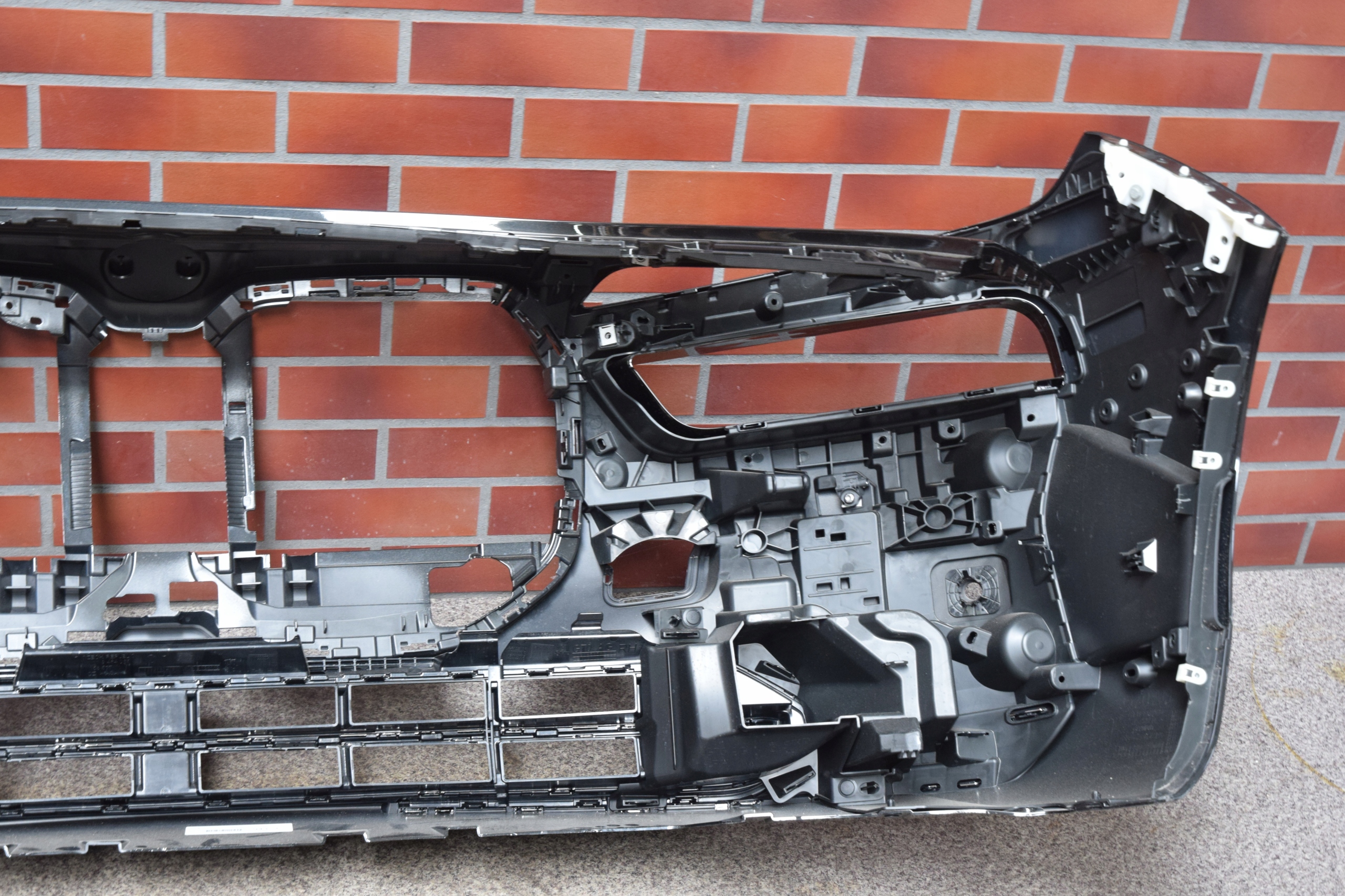 nárazník předek přední BMW 7 G70
