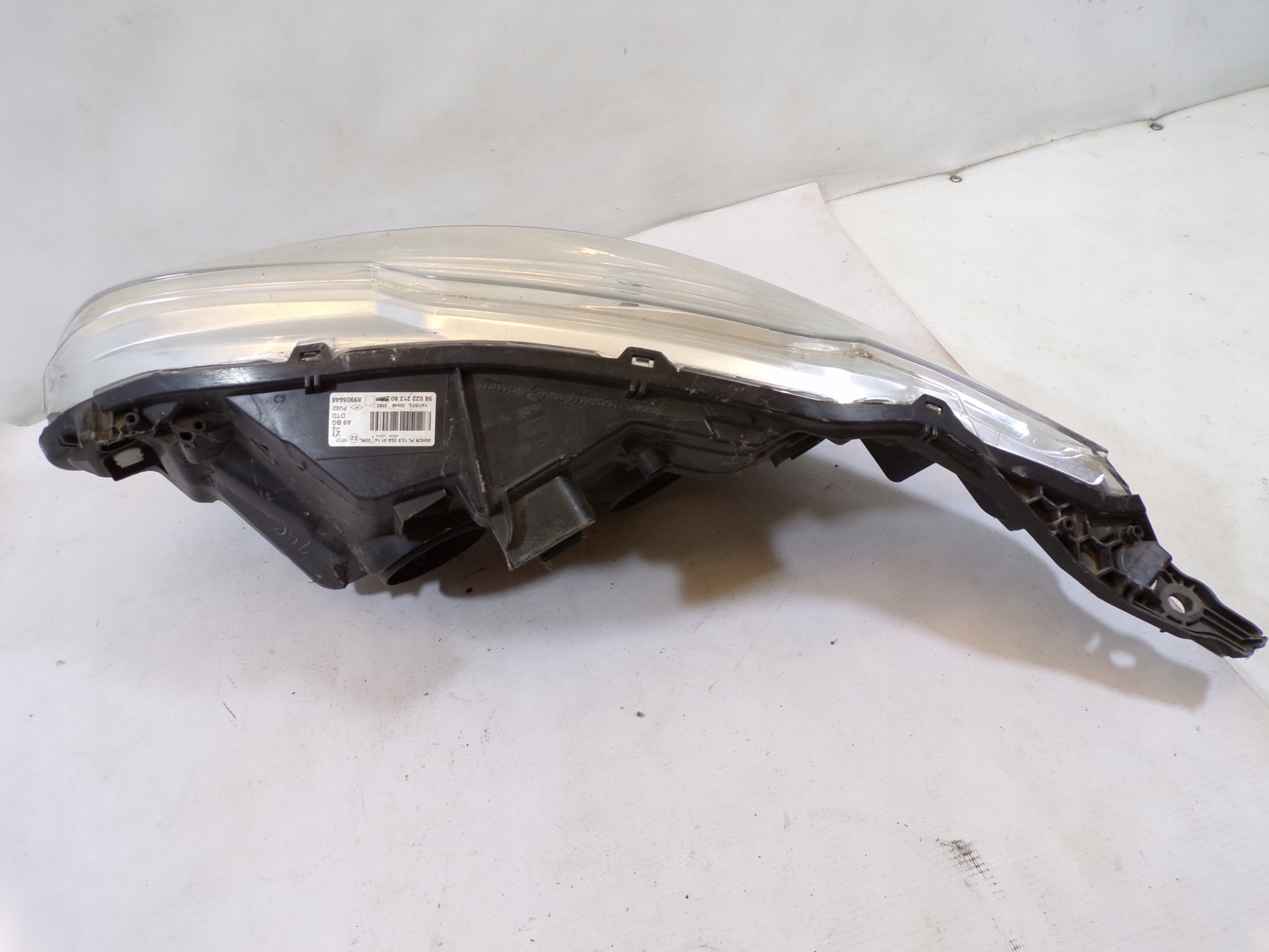 light front front right PEUGEOT 208