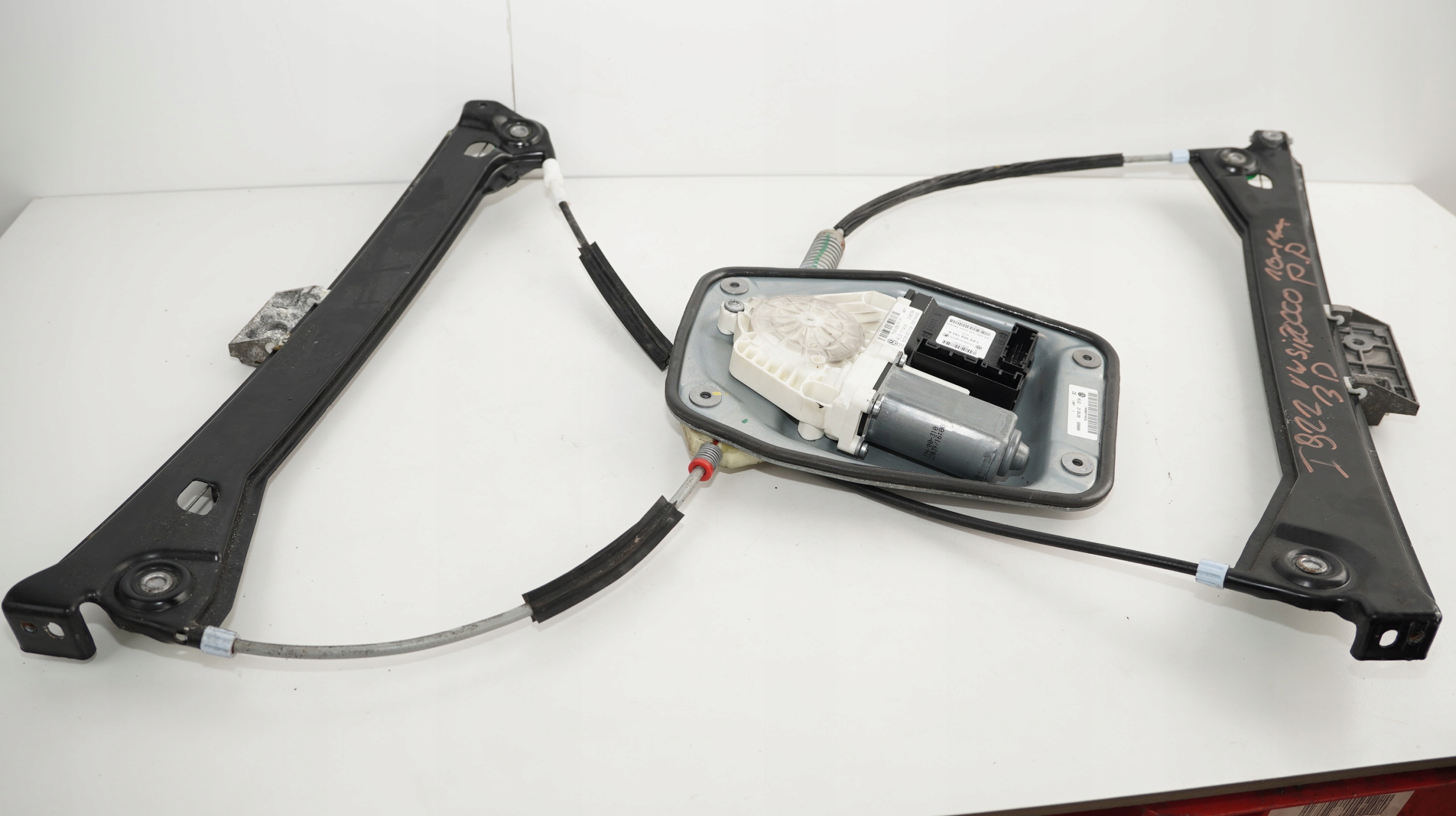 MECHANIZM SZYBY PRAWY PRZÓD VW SCIROCCO 10-14R