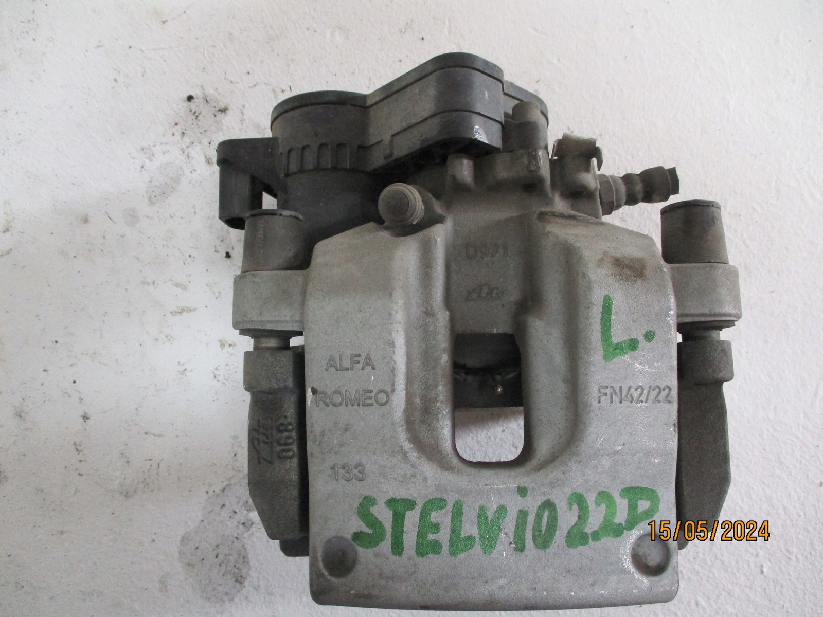 caliper calipers ALFA ROMEO STELVIO 2,2 rear part rear.