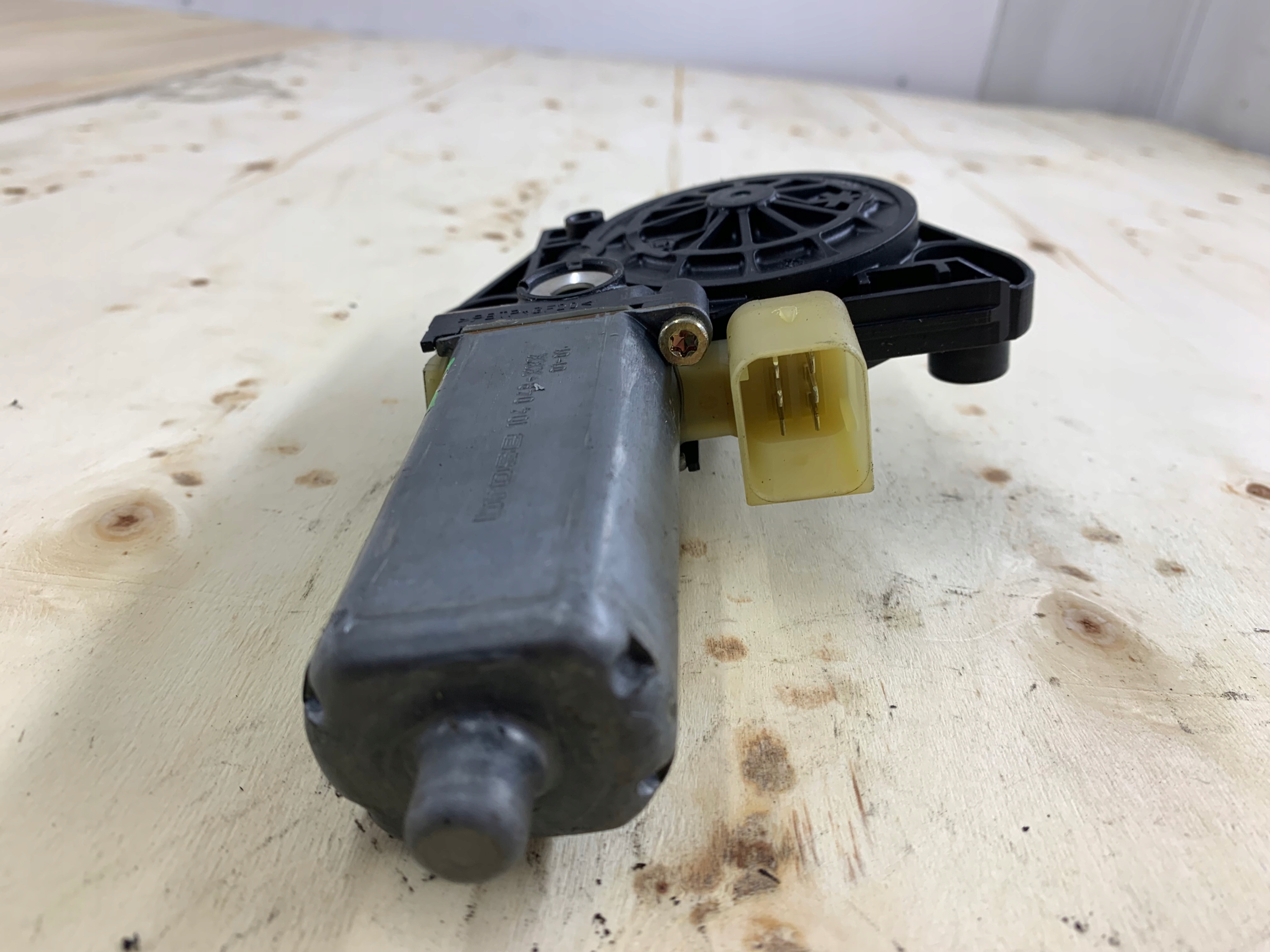 MERCEDES W203 mini motor windows left rear part 0130822008