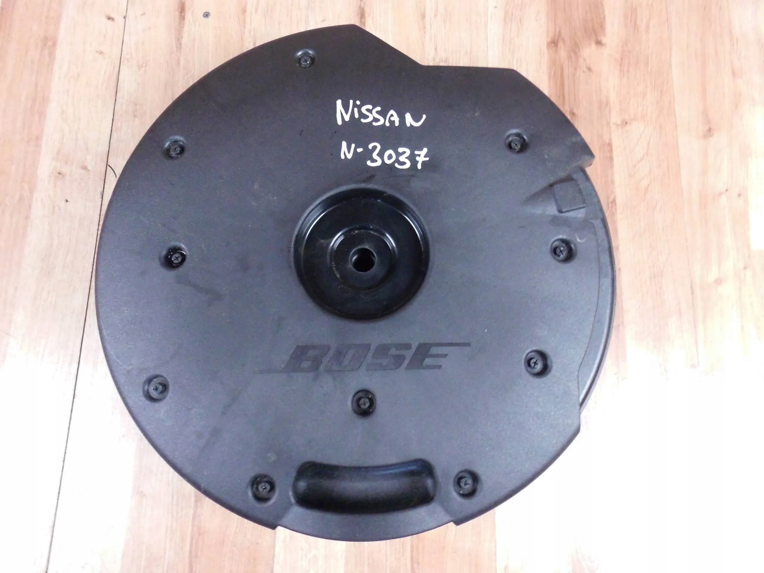 281705AA0A - Nissan X-Trail T32 сабвуфер динамік 28170 5aa0a