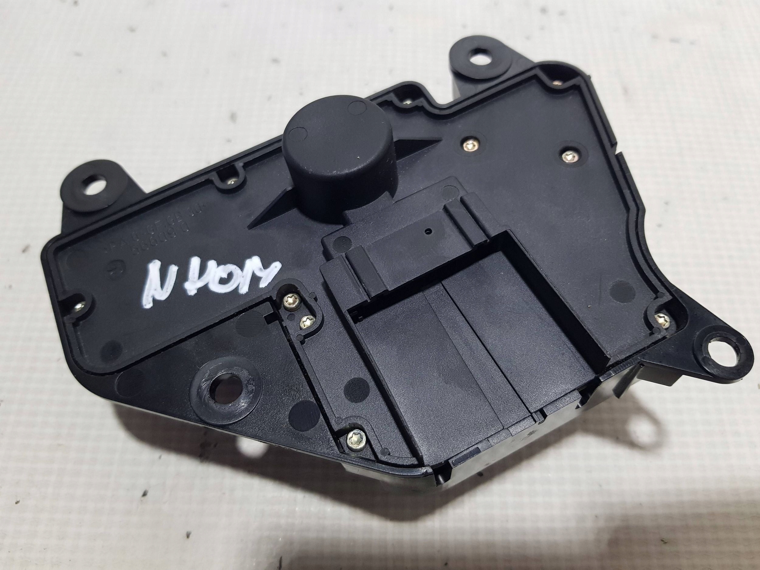 PANEL sedačka levý předek MERCEDES SL R230 W230