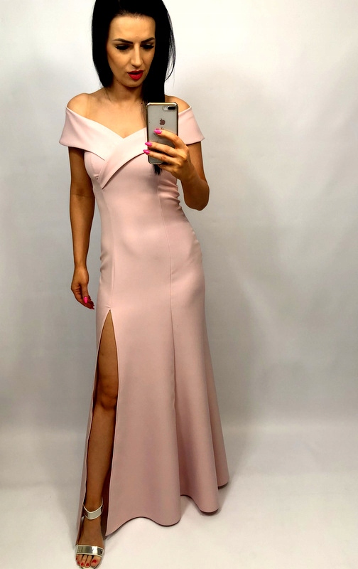 SUKIENKA MAXI SYRENKA OPADAJĄCE RAMIONA CZERWONA L Kolor czerwony