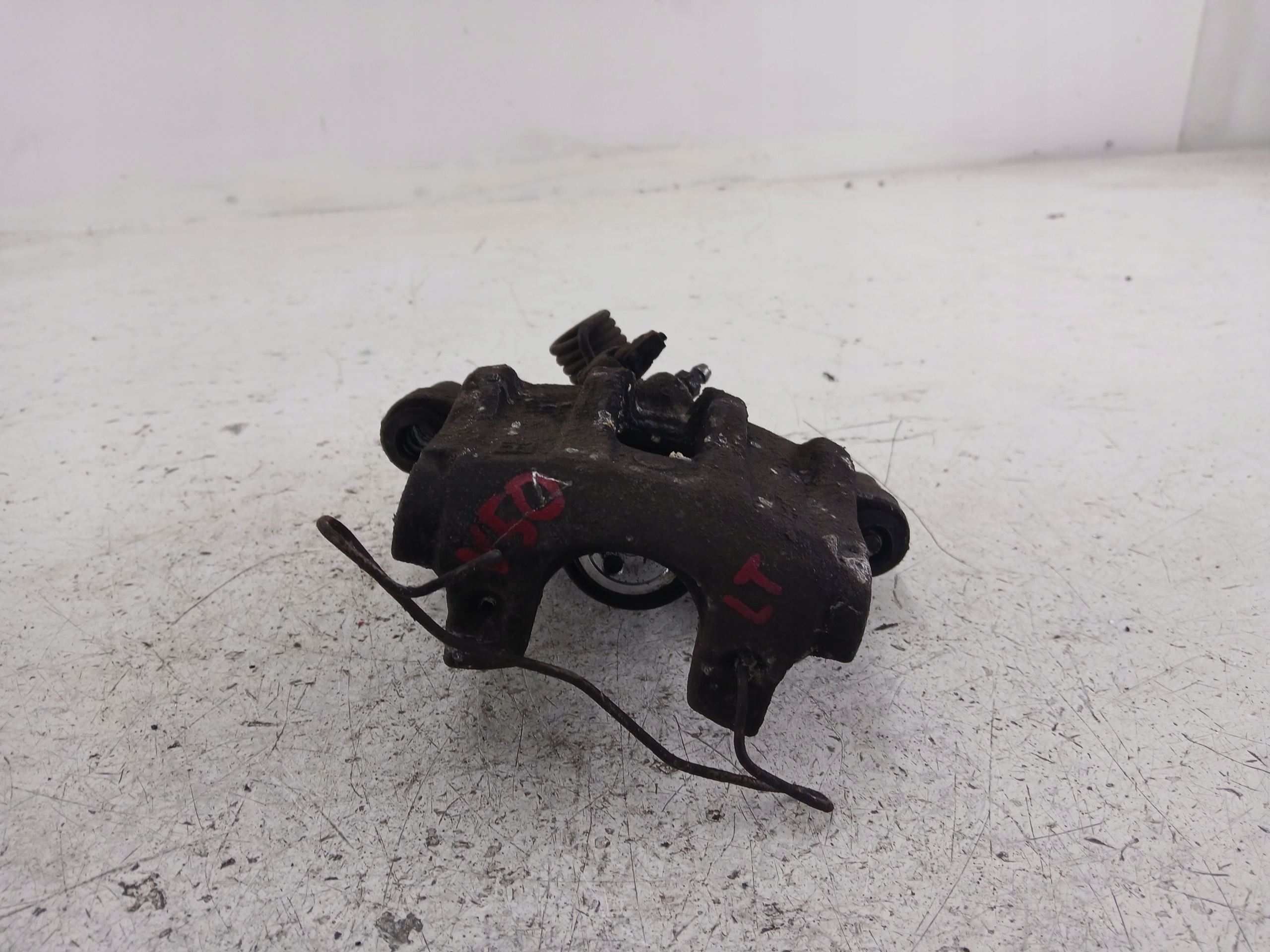 VOLVO V50 and caliper brake left rear part