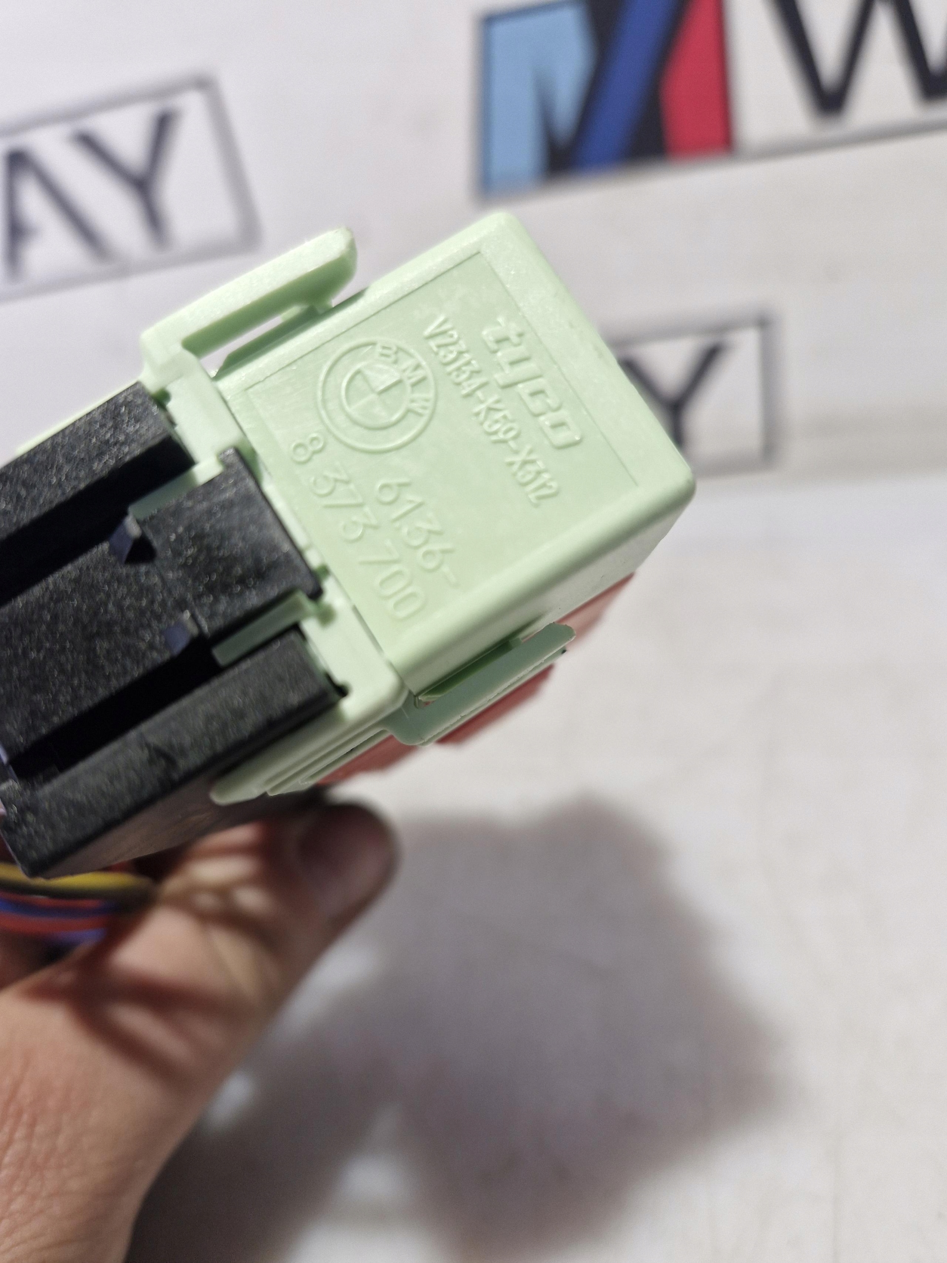 8373700 BMW E61 relay KOMPRESORA springing PNEUMATYCZNEGO