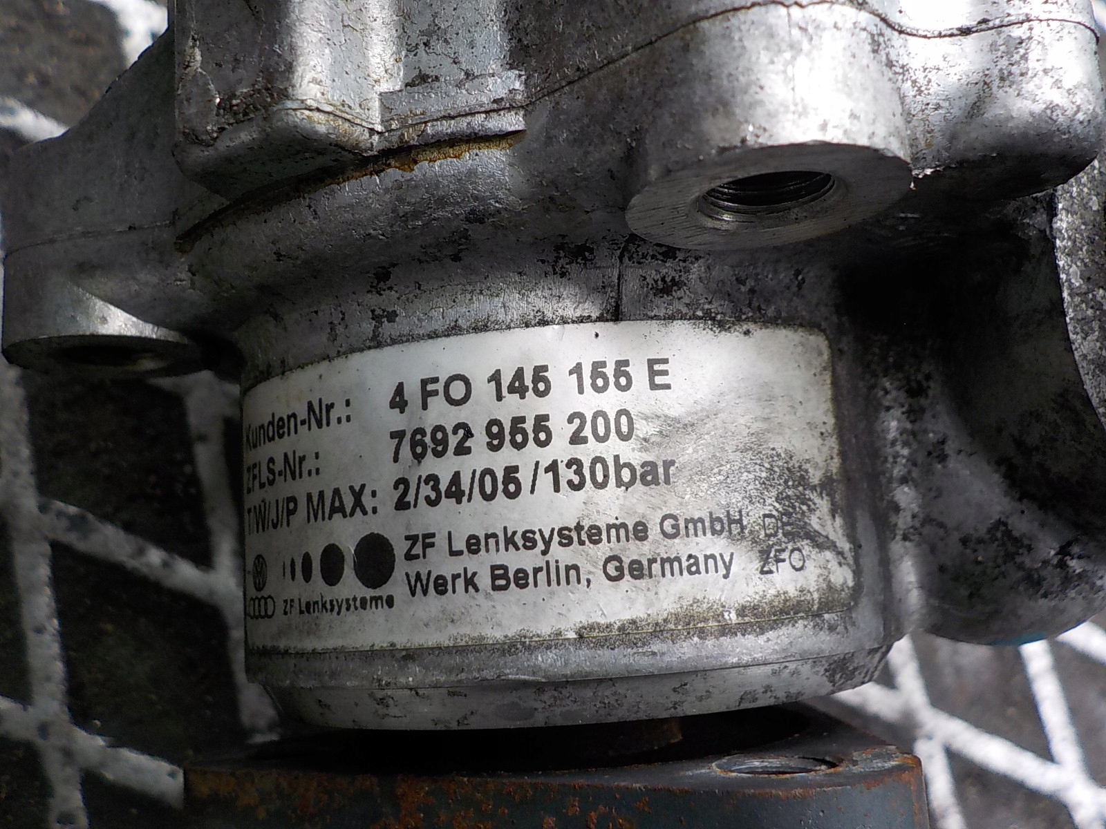 AUDI A6 C6 2.0 FSI ORG Pompa servosterzo 4F0145155E