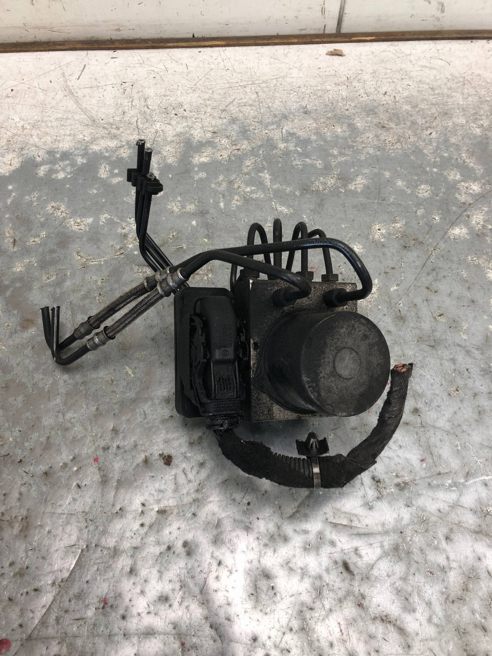 pompa ABS OPEL ASTRA K KOMBI 39064664