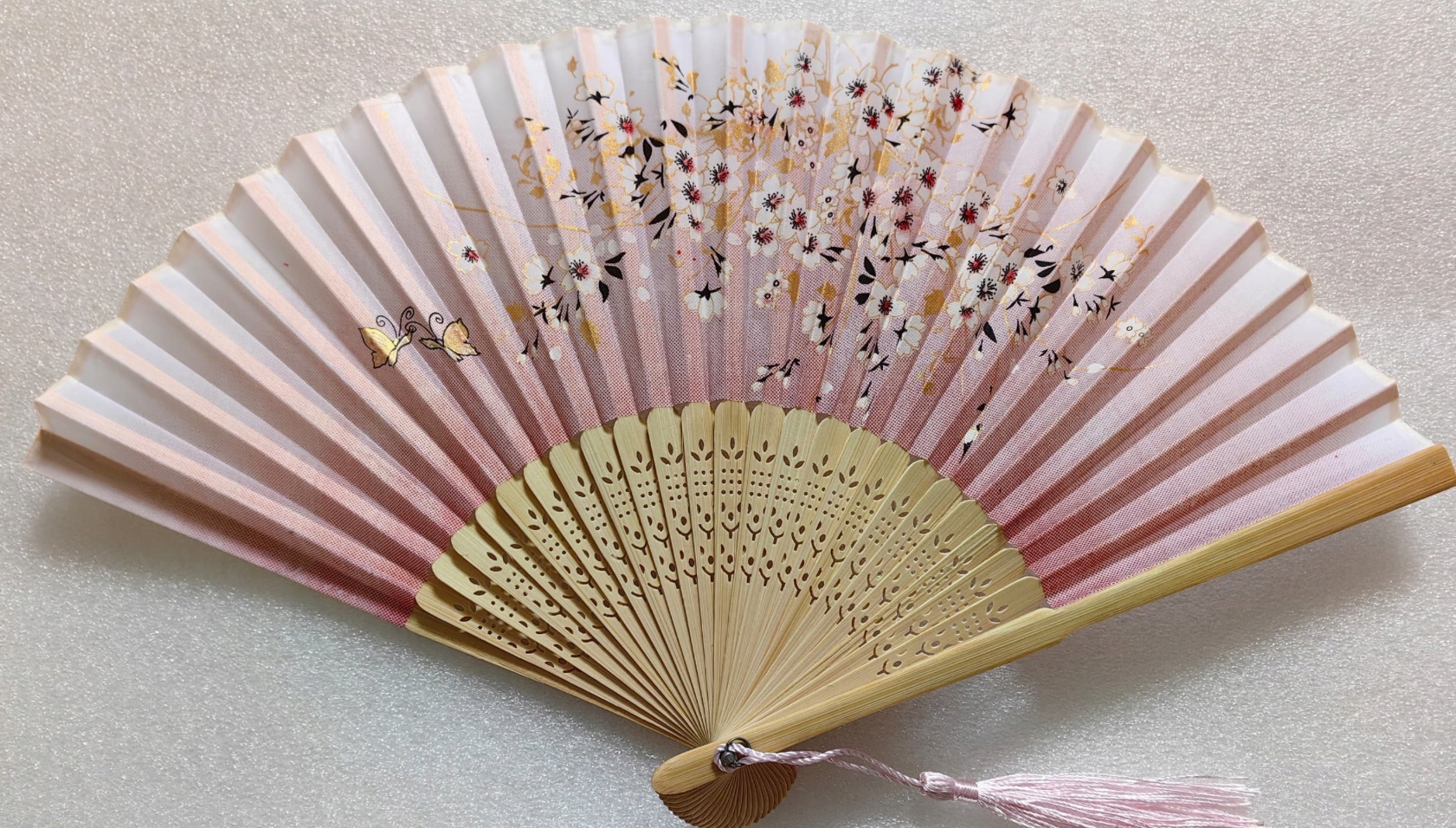 Wachlarz bambusowy drewniany elegancki z frędzelkiem LUX EAN (GTIN) 6907702870167