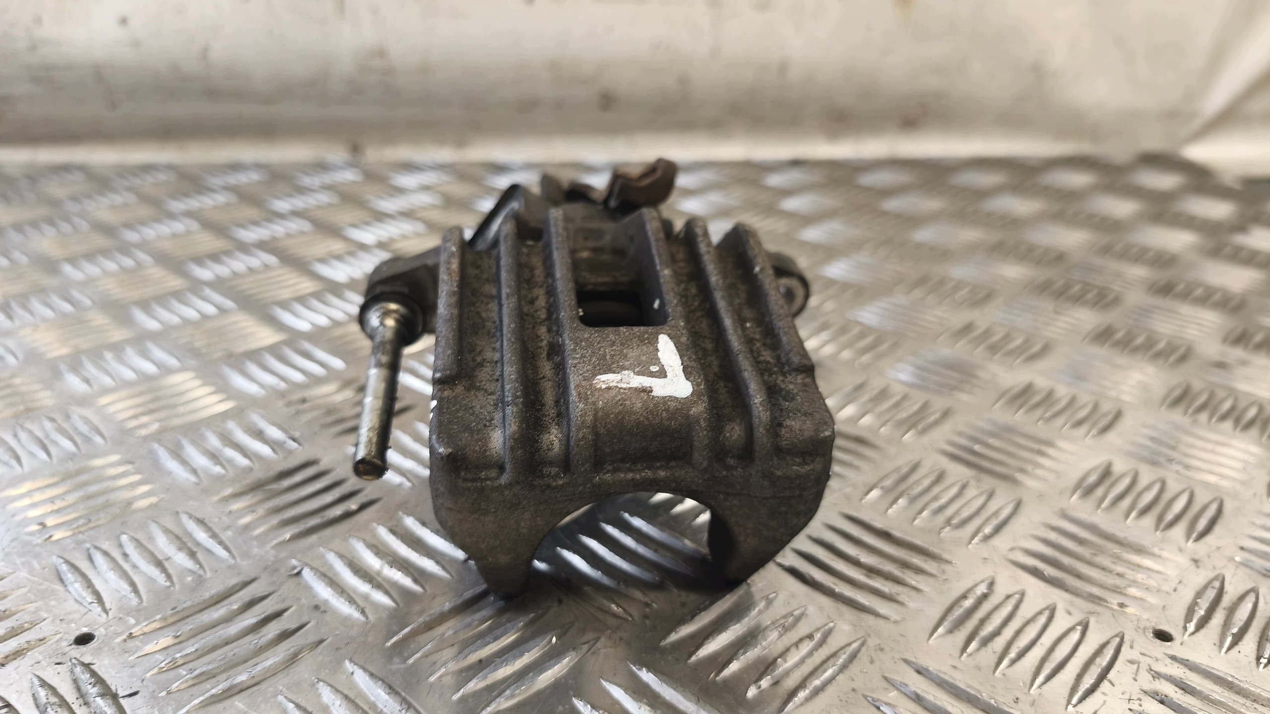 caliper brake left rear part SEAT LEON and 1999r 1.6B