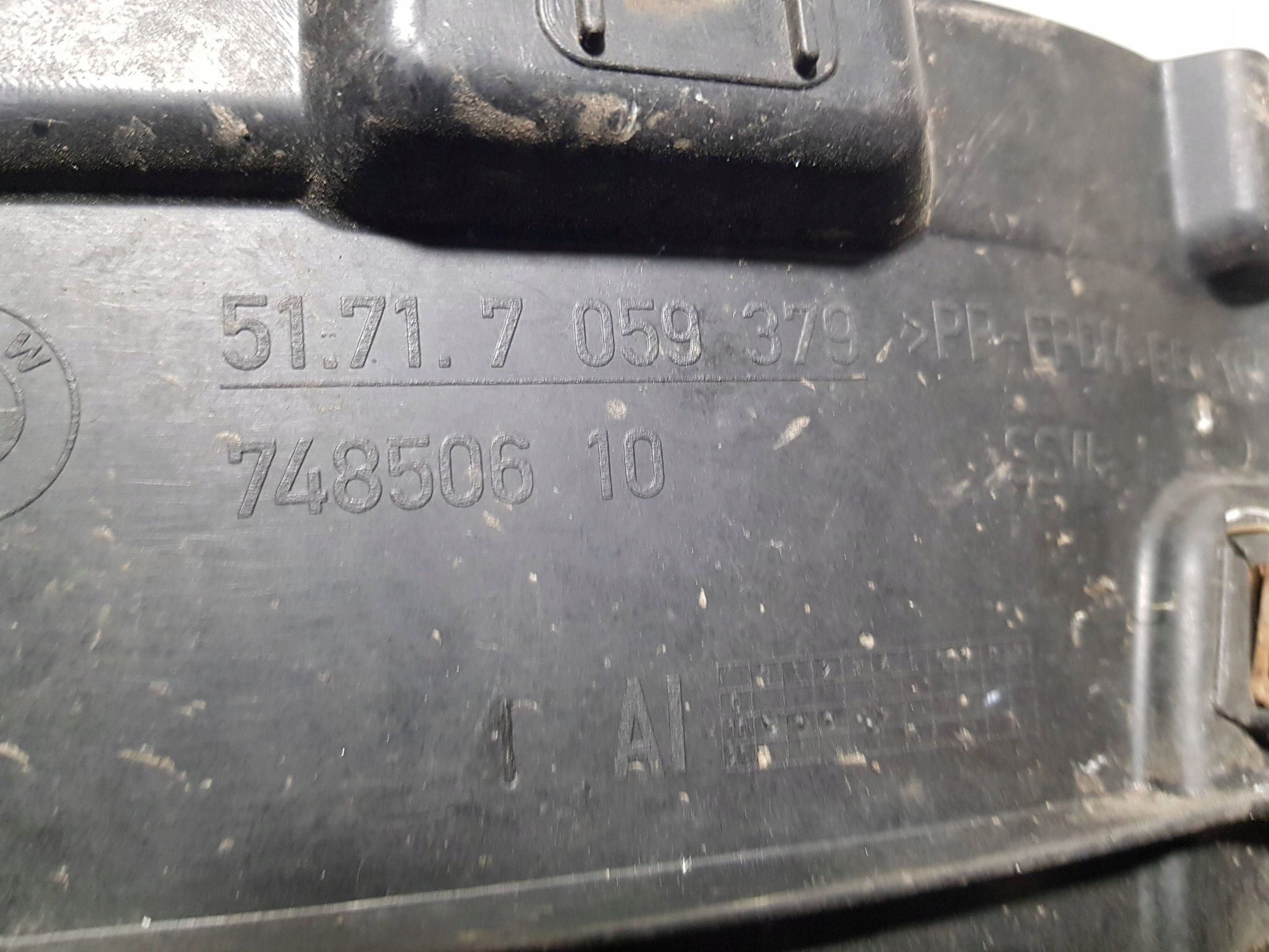 podblatník přední předek levé BMW 3 E90 E91 7059379