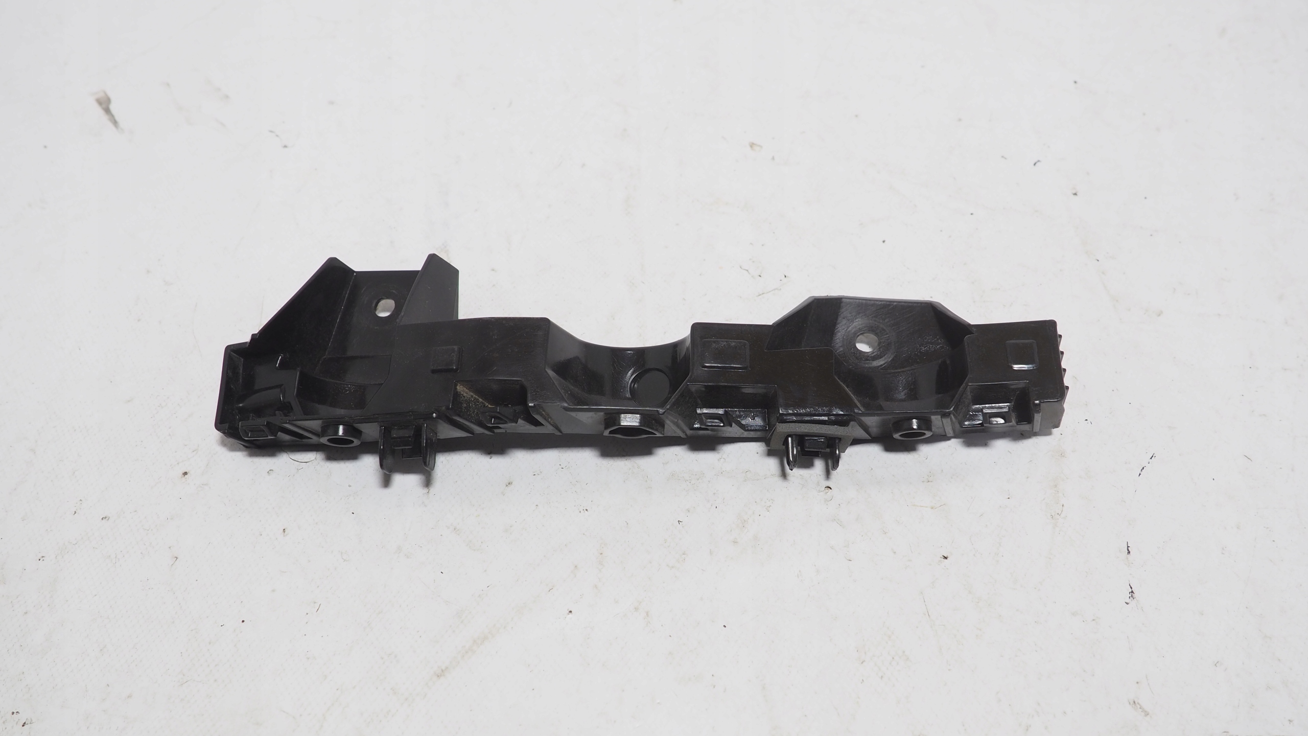 Renault Captur II bumper bracket right rear part 850445586R