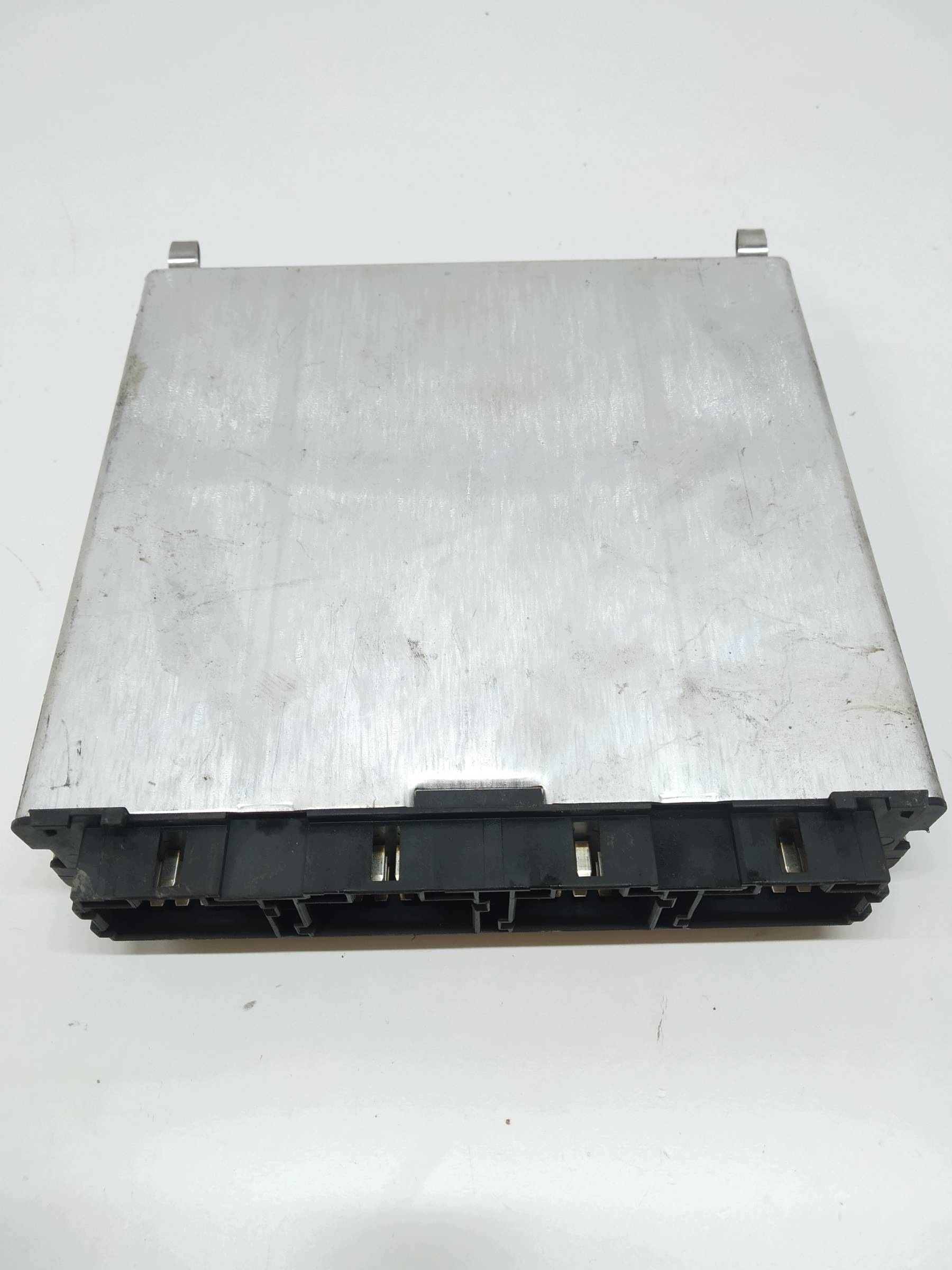unité de commande électronique uce moteur FR 0004465502 412.413/012.011 Daimlerchrysler 957.66