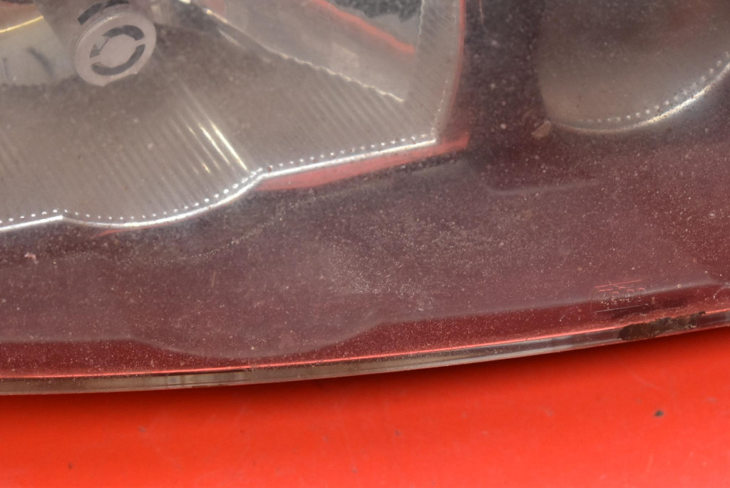 REFLEKTOR right light front XENON EU VOLVO S60 1 and 00-04