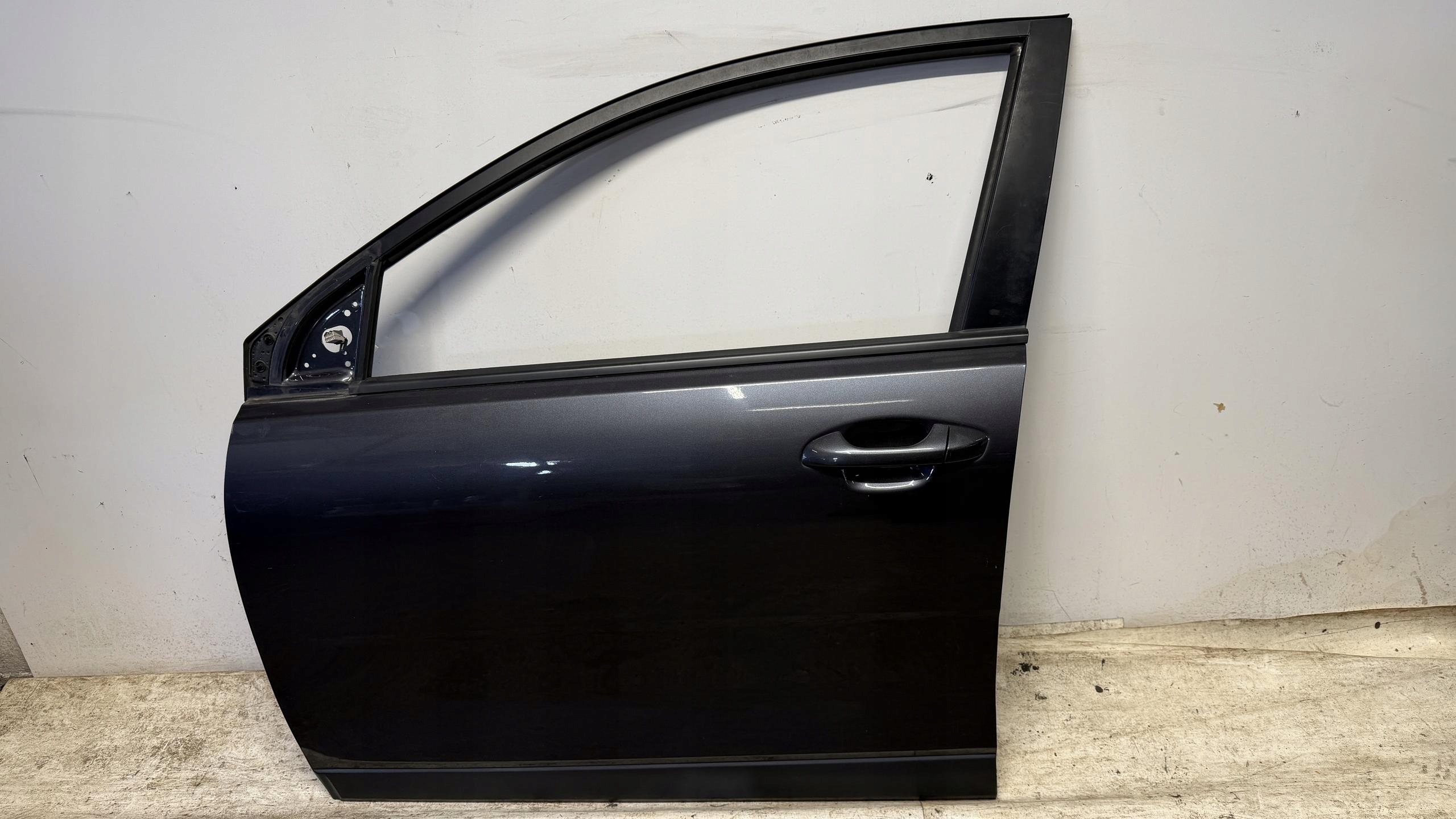 KIA STONIC door left left front front ABT 17