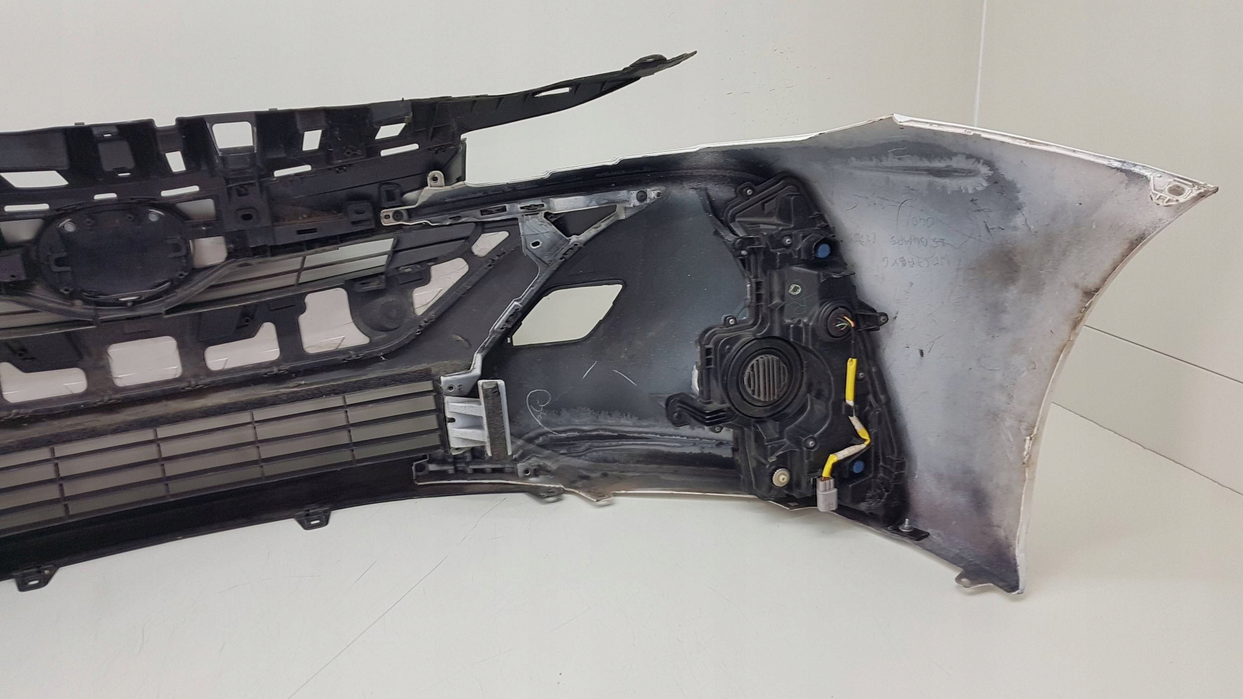 TOYOTA PRIUS plus PRIME 2016 - bumper front 52113-47090