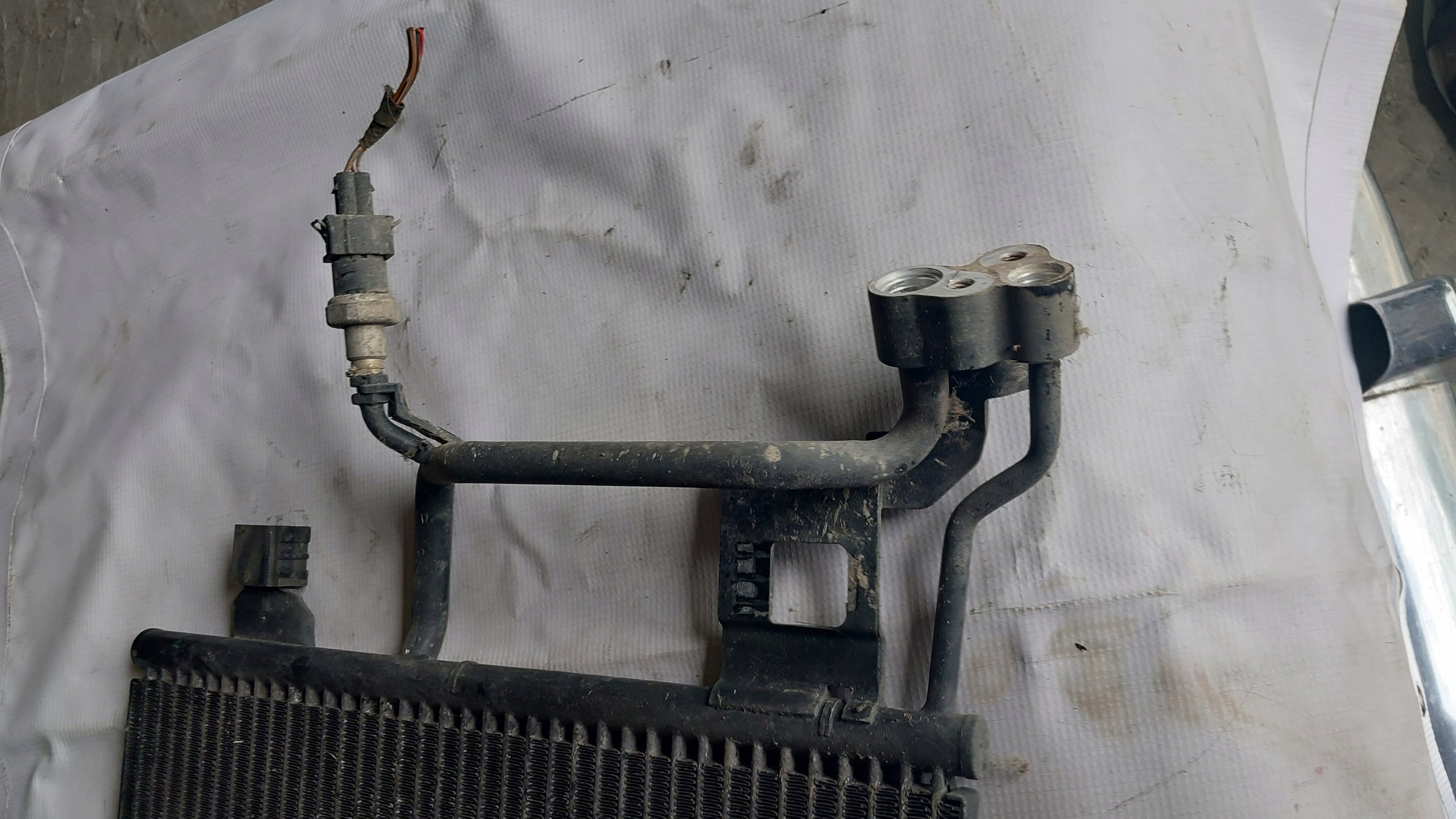 8D0260401G AUDI A4 B5 8D PASSAT B5 Radiateur climatisation Original