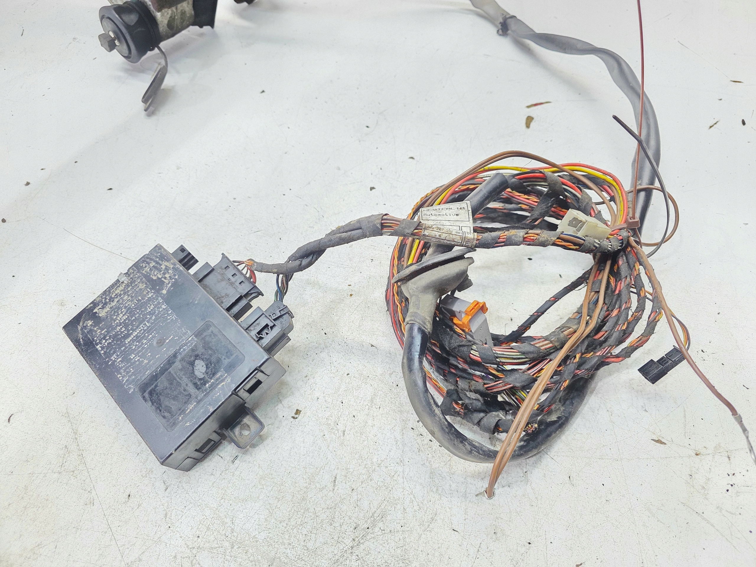tow WYPINANY AL-KO AUDI A4 B7 8E0092155B 8E0800495A