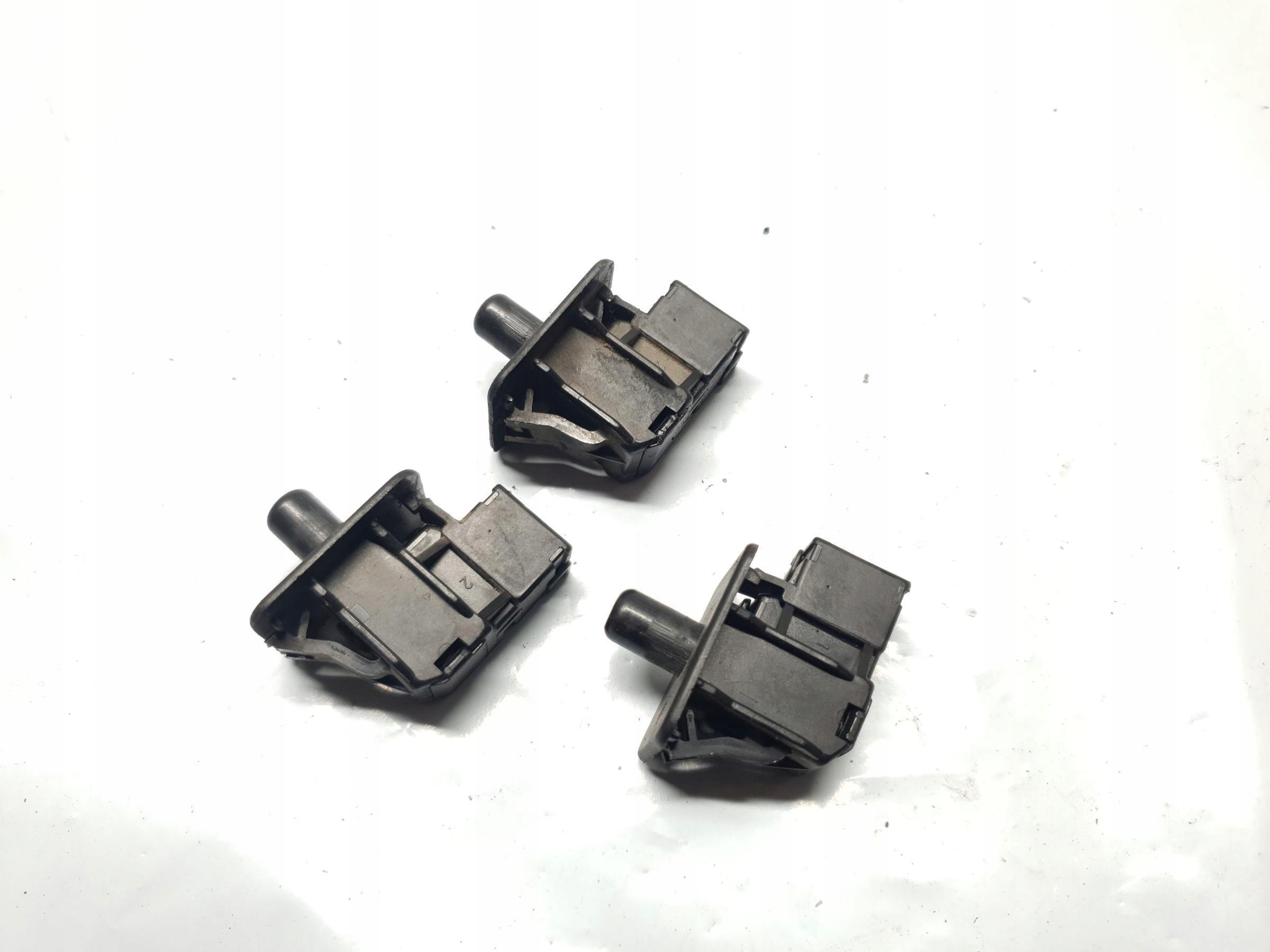 CZUJNIK KRAŃCOWY DRZWI MERCEDES-BENZ KLASA E W210 Producent części Mercedes-Benz OE