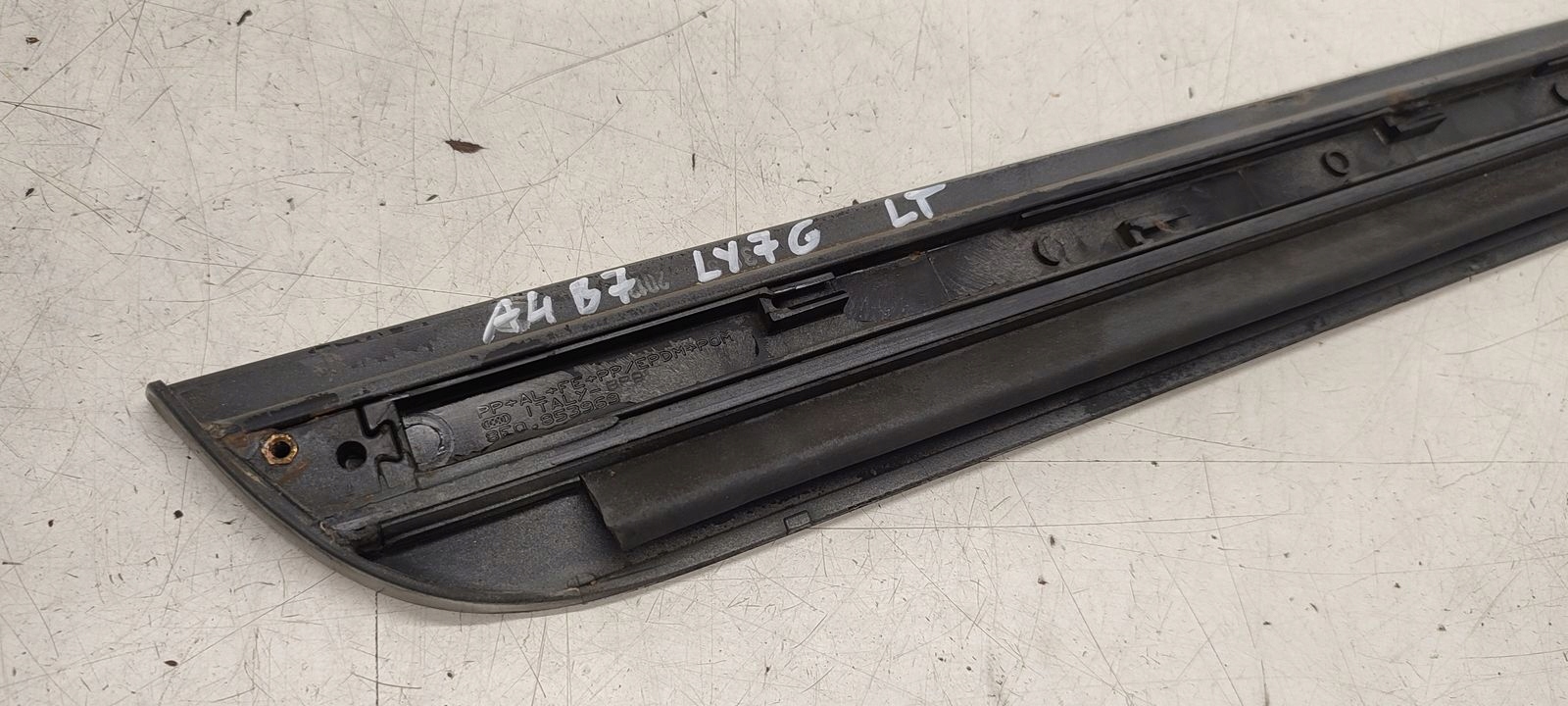 lista ajtó bal far hátso Audi A4 B7 2,7 TDI LY7G