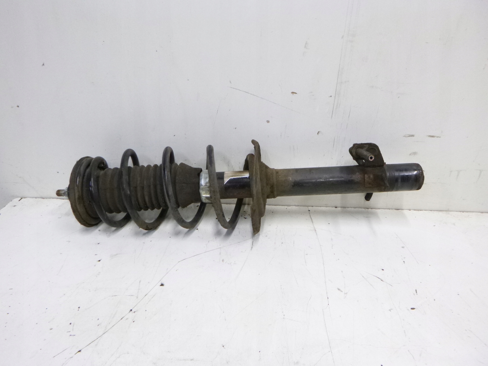 shock absorber front right Toyota Aygo Lift 1.0 2010r.