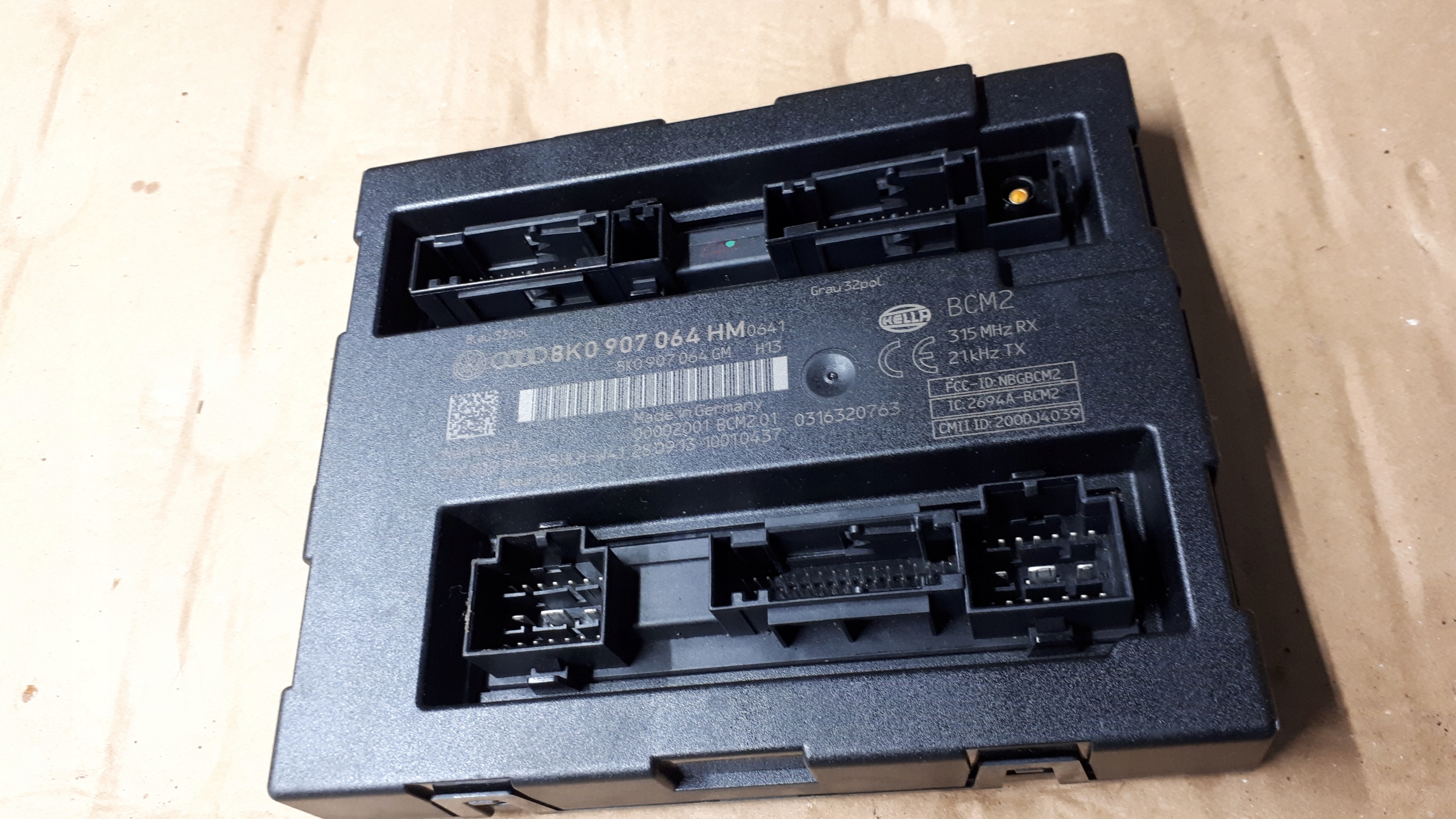 S4 B8 LIFT A4 module control unit KOMFORTU 8K0907064HM