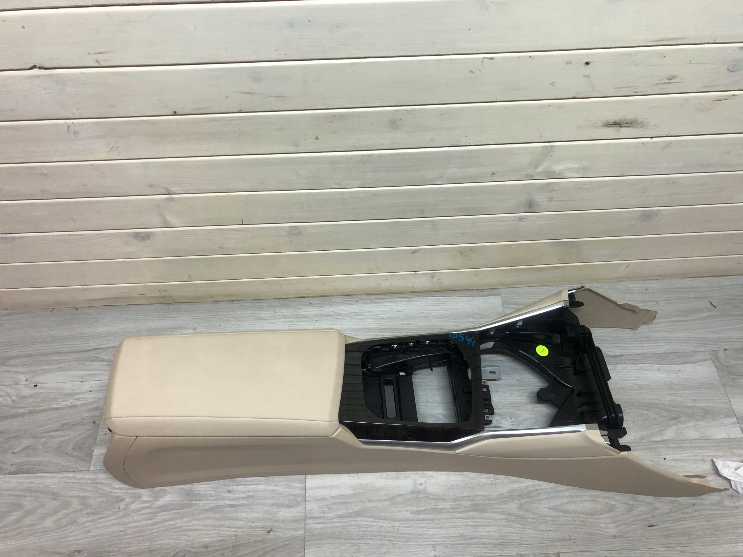 BMW 3 G20 tunnel central armrest