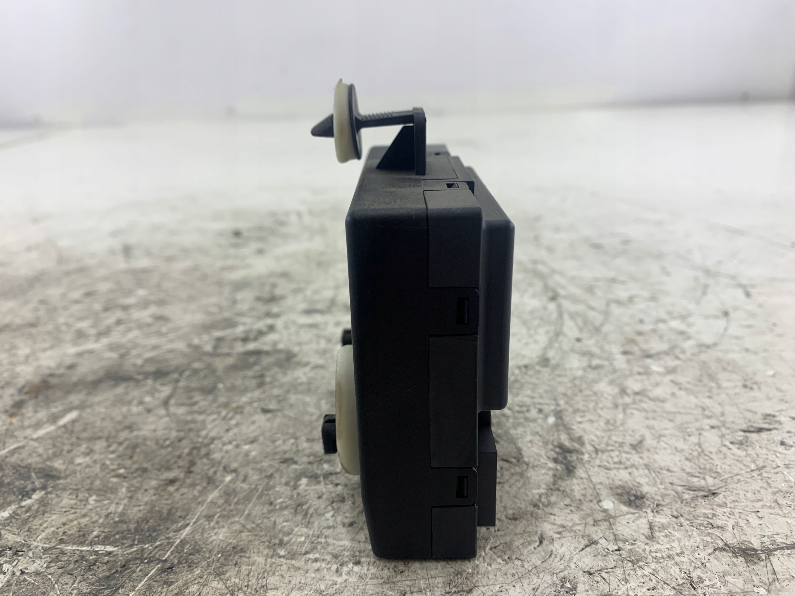 AUDI A6 C6 module door left rear part 4F0959795A