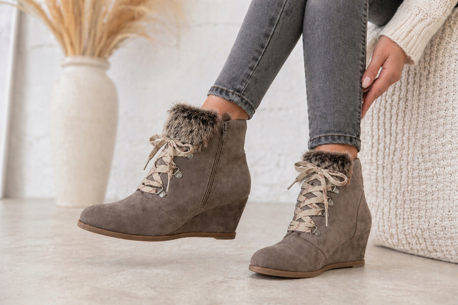 Zimní kotníkové boty Clarks Lumiere Spin vel. 38