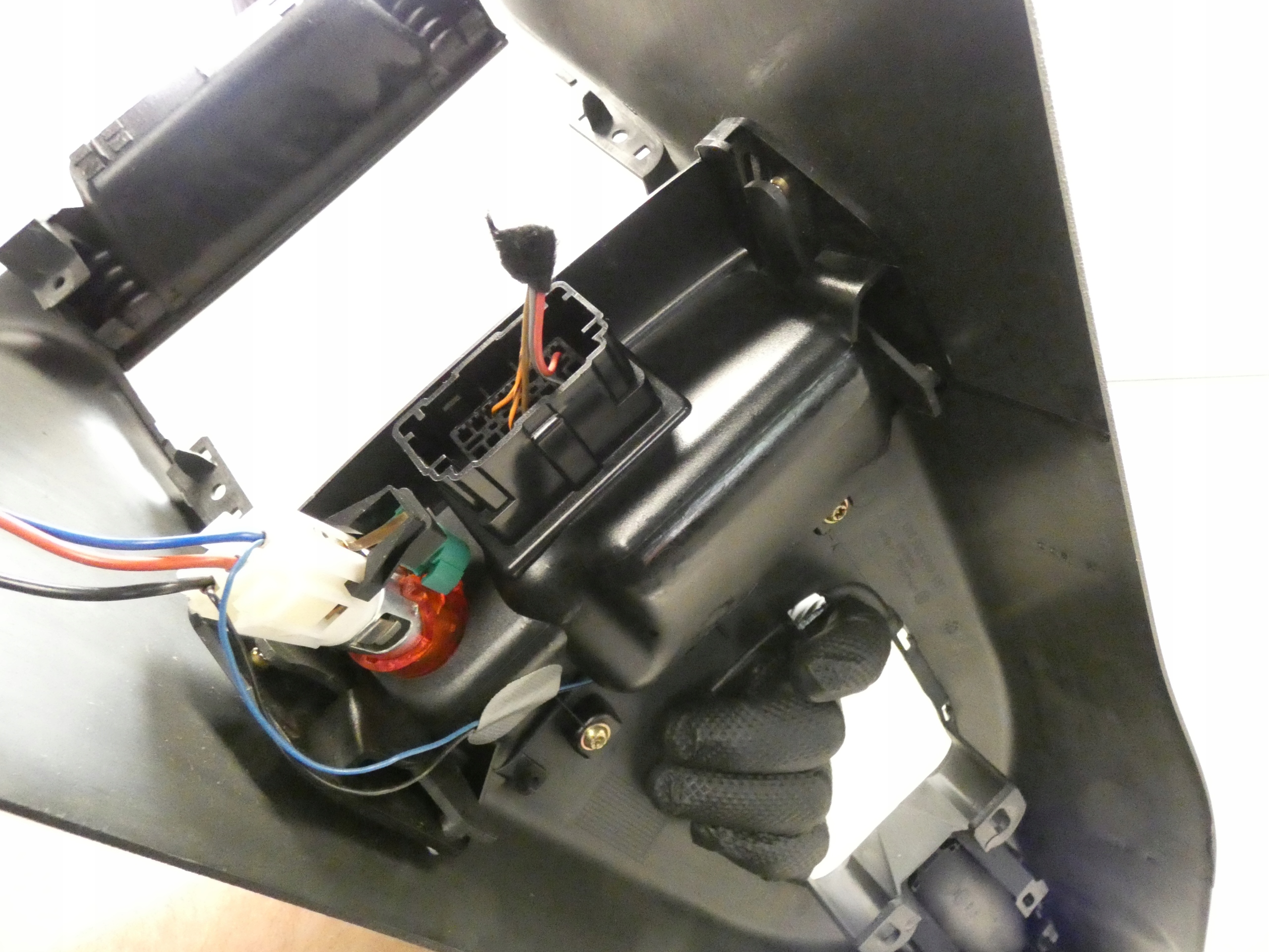 тунель середина vw LUPO POLO III 6N2 РЕСТАЙЛИНГ 6N0863243