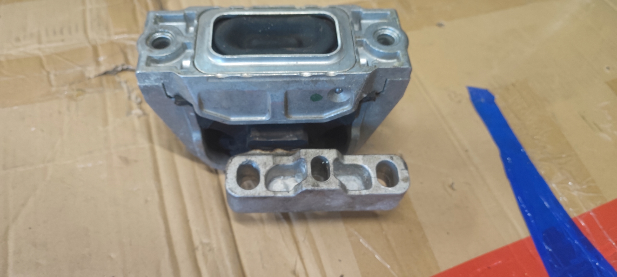 VW GOLF V 5 airbag engine mount 1.4 TSI