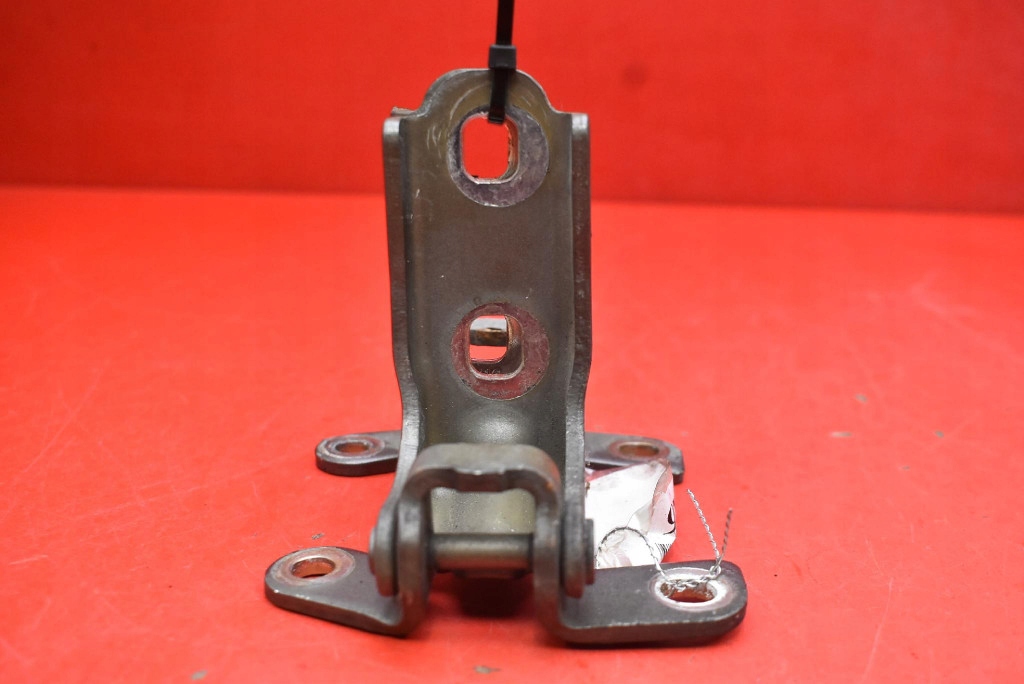 hinge hinges door right front A046057 CHEVROLET EQUINOX 2 II 10-15