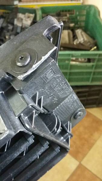 luftführung OPEL ASTRA V 39081585