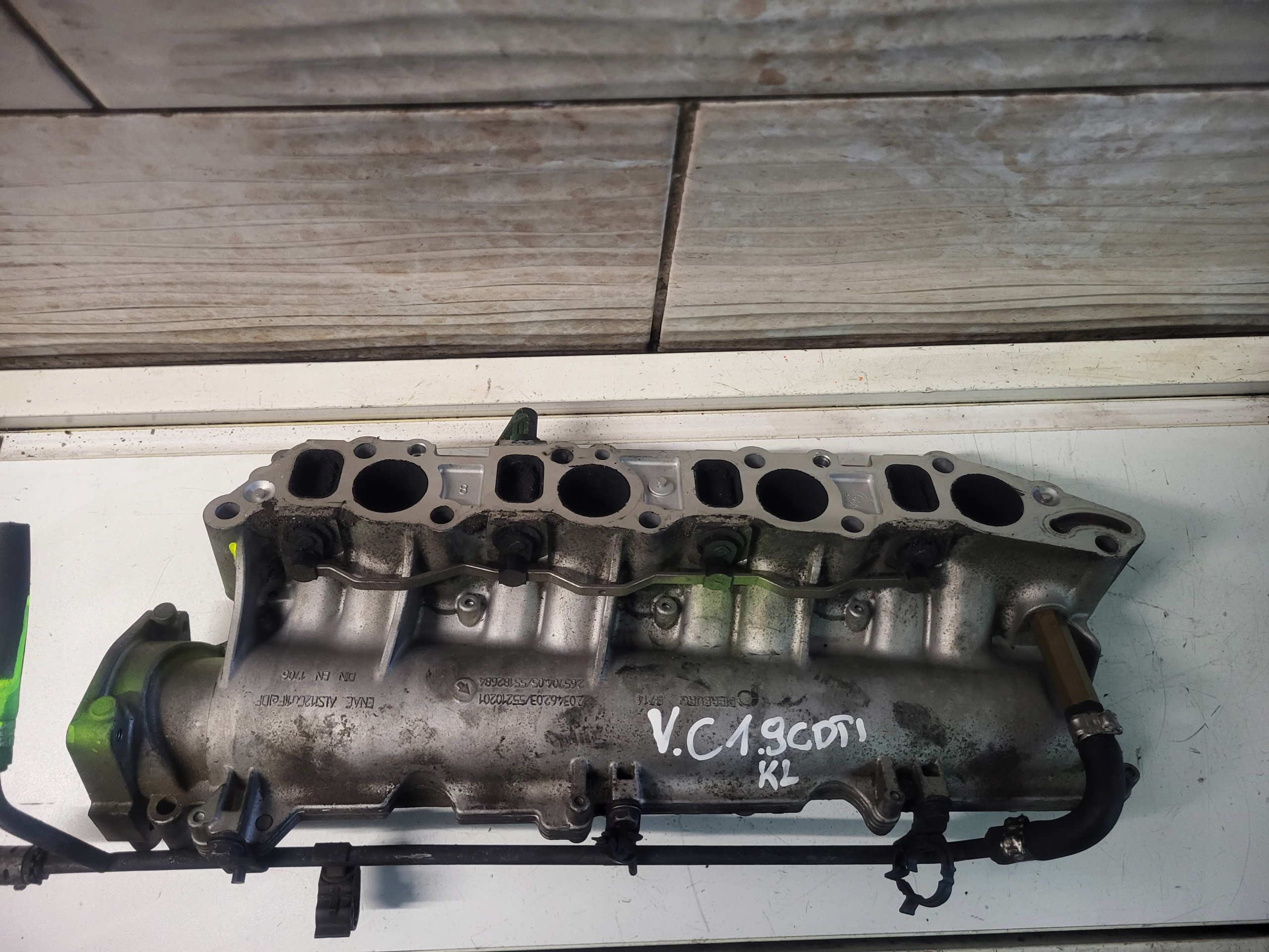 intake manifold OPEL VECTRA C 1.9 CDTI 26570307
