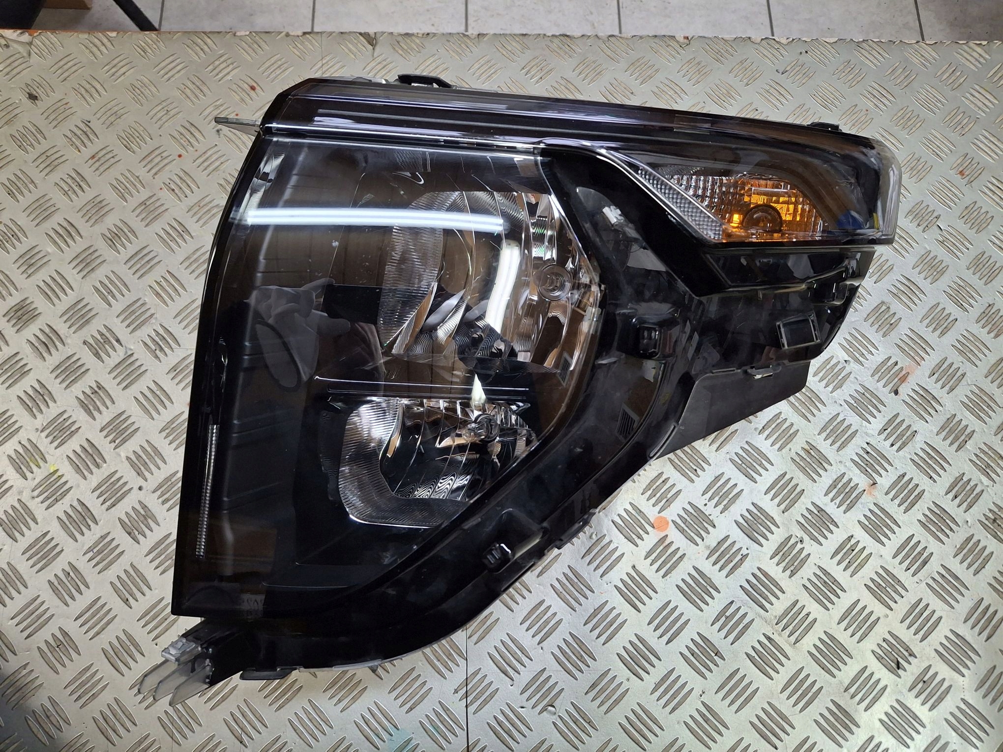 light left front FORD COURIER II MK2 2023R->