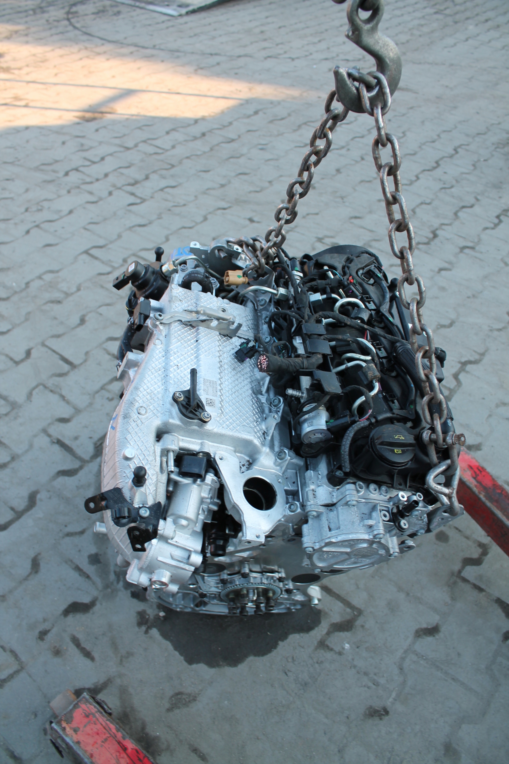 engine complete AUDI 2,0 TDI DTN 7 TYSKM does not have TURBO