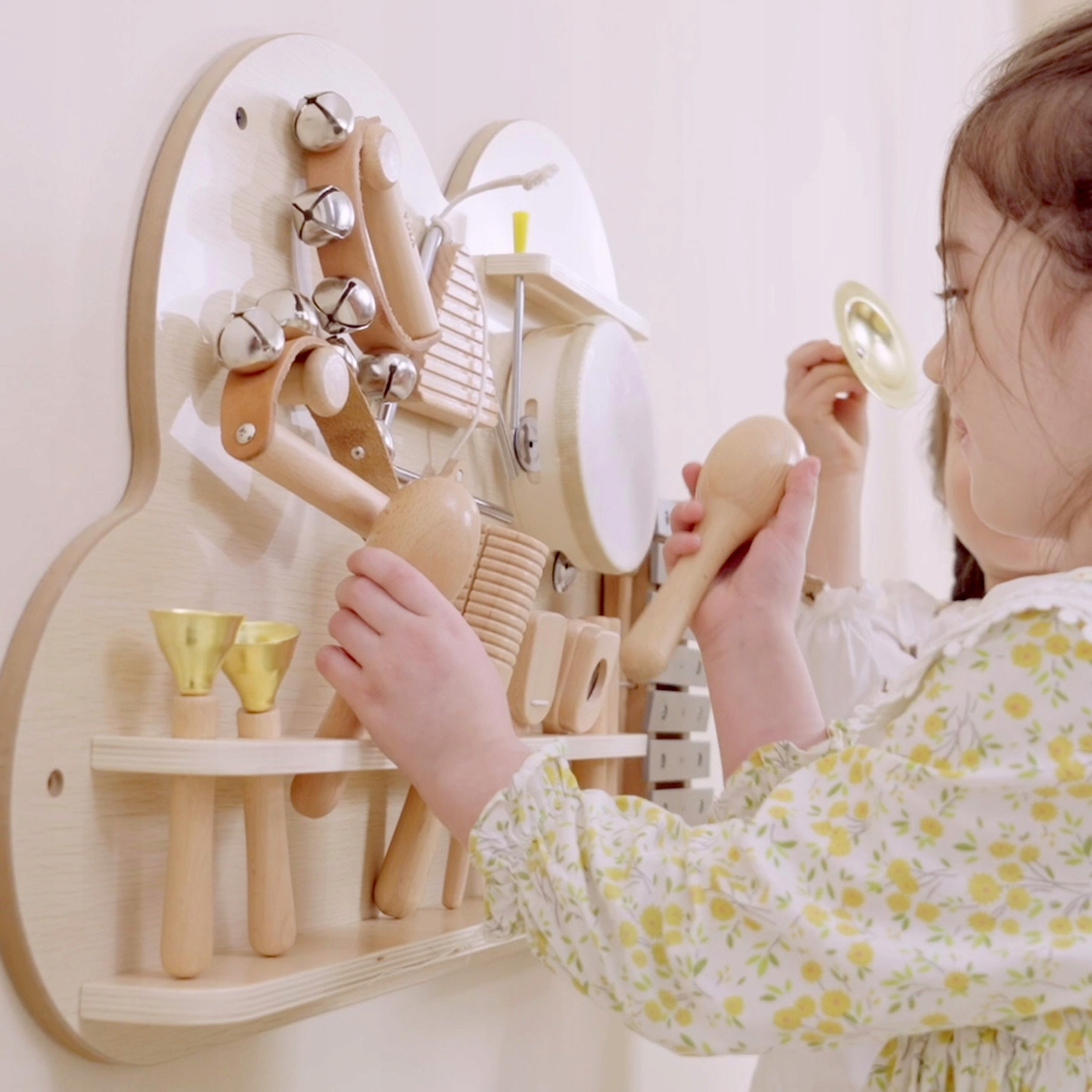 VIGA DREWNIANA TABLICA MUZYCZNA ŚCIENNA ZESTAW 12 INSTRUMENTÓW PERKUSYJNYCH Rodzaj zestaw instrumentów