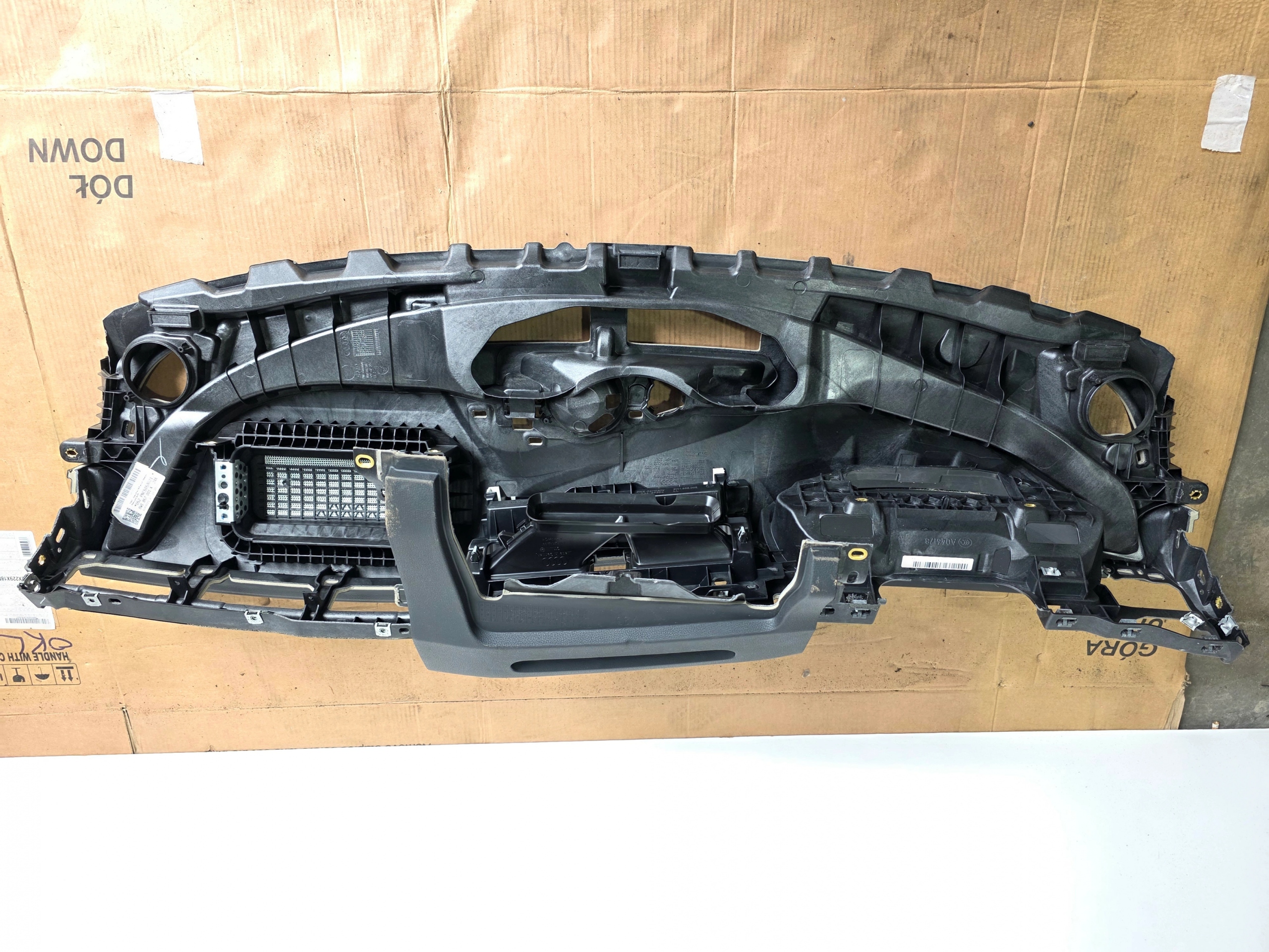 dashboard cockpit console AUDI A4 B9 8W1857001K EUROPA