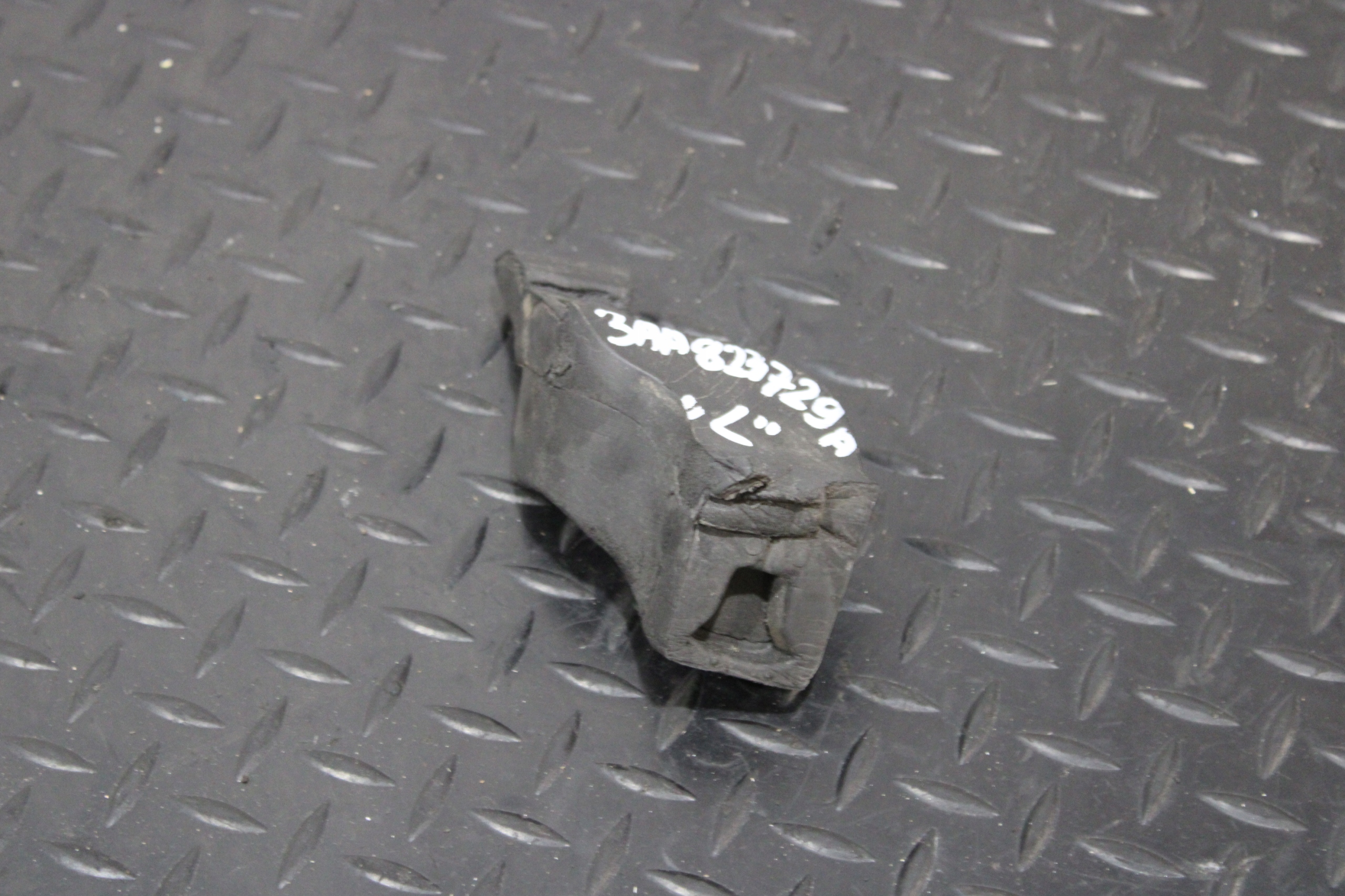 Insonorisation Gauche VW PASSAT B7 3AA 3AA823729A