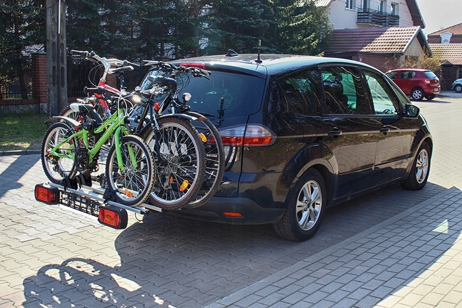 ZAMYKANY BAGAŻNIK PLATFORMA UCHWYT ROWEROWY NA HAK 3 ROWERY UCHYLANY 13PIN Typ uchwytu platforma