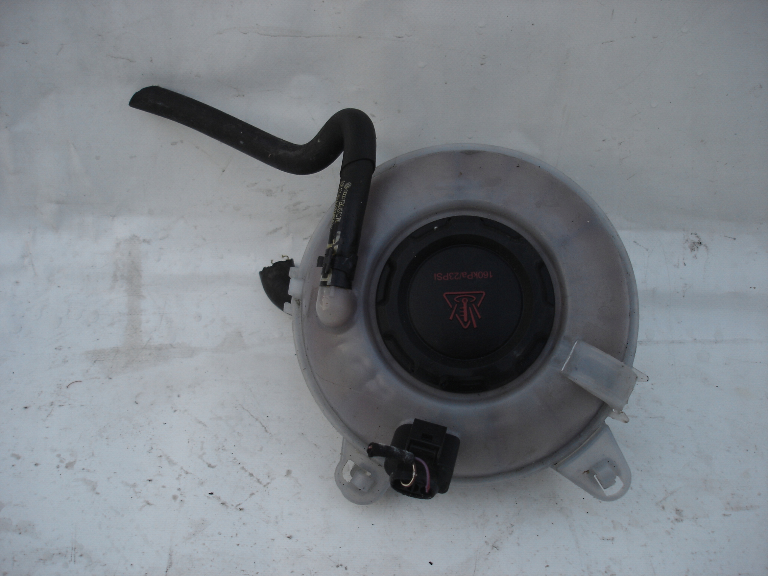 VW SKODA Réservoir eau 5Q0121407