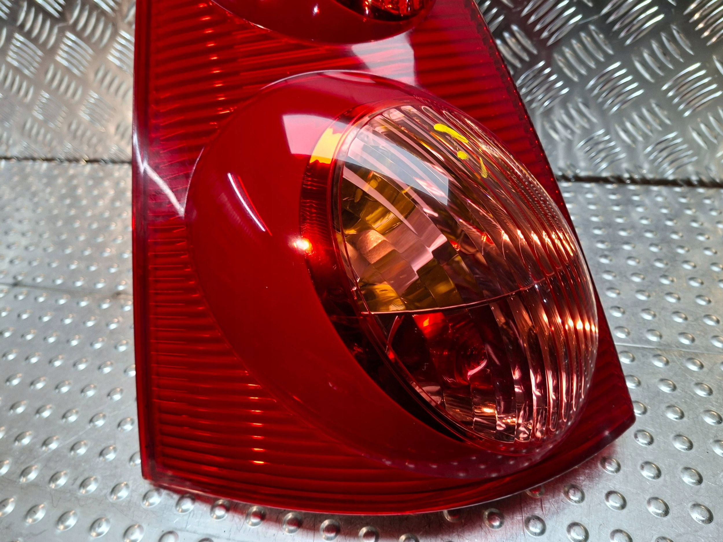 light rear left 81560-0H040 PEUGEOT 107 2005