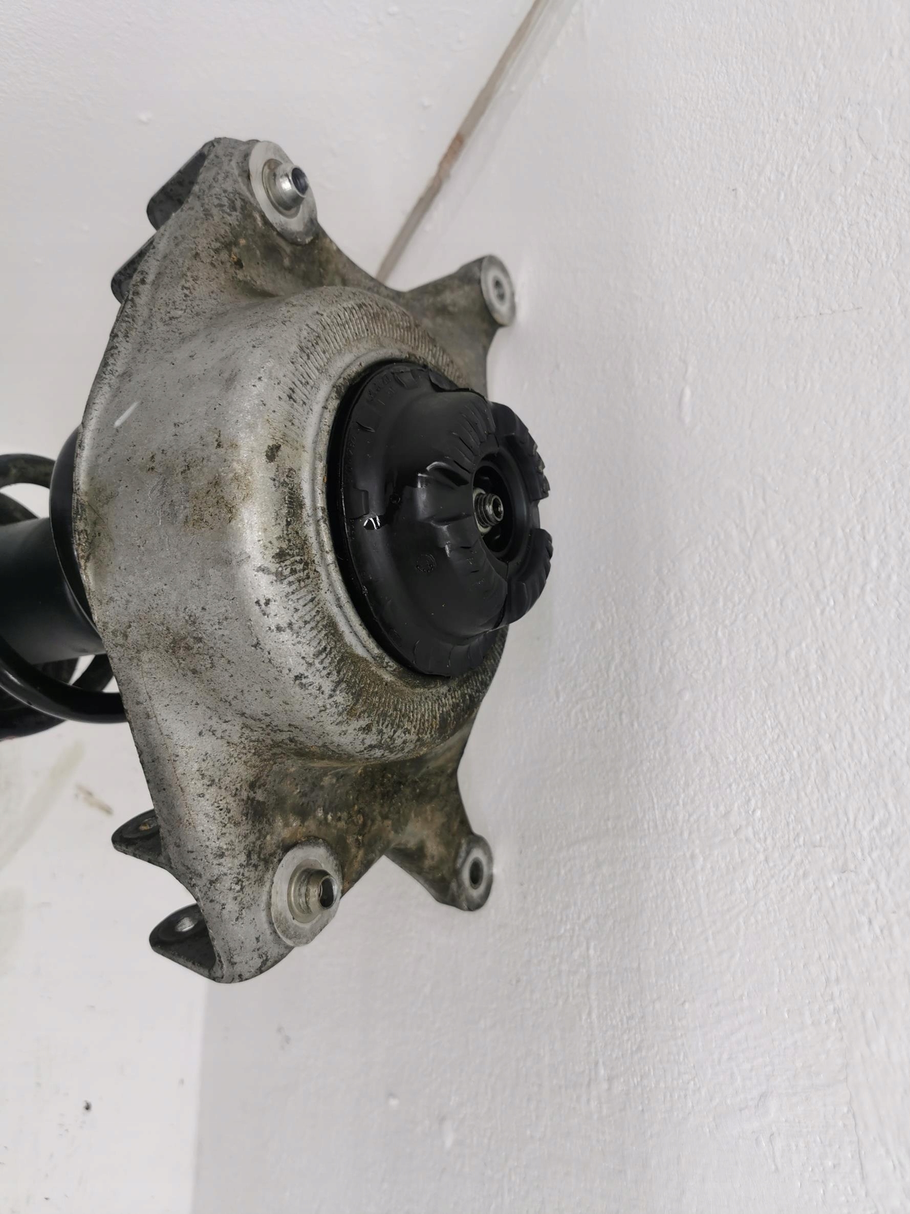 shock absorber left front AUDI A4 B8 2.7 V6 TDI 8K0031CK