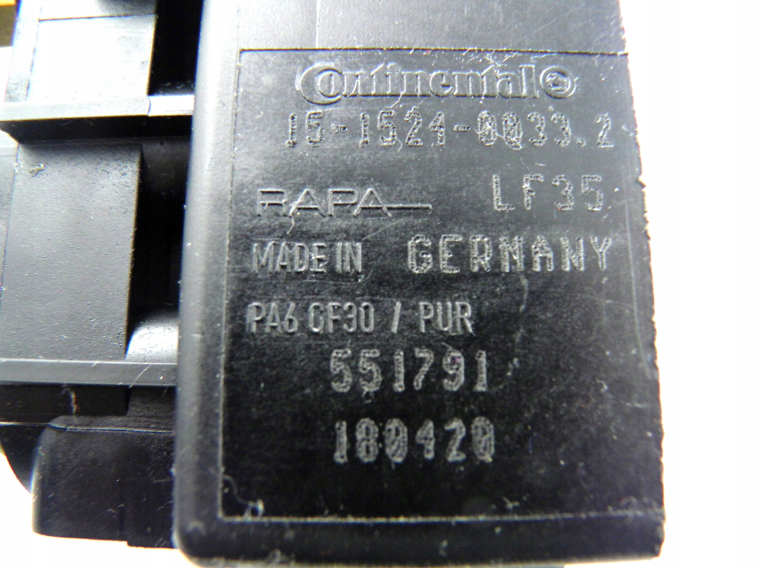 ROZDZIELACZ PNEUMATYKI Q7 TOUAREG CAYENNE ORYGINAL Part number 15 1524 0033 2