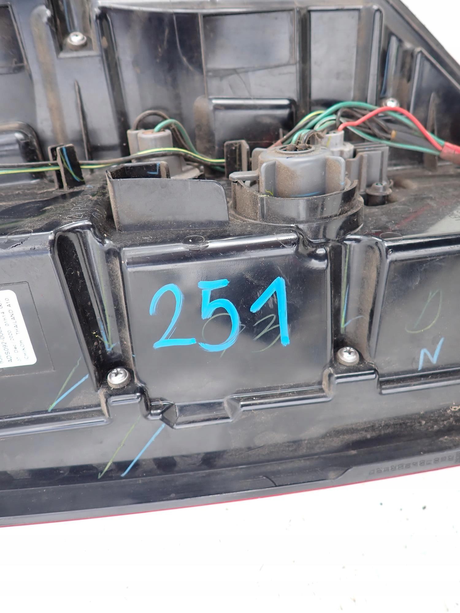 MITSUBISHI L200 V 5 LIFT 19-> light rear part rear left