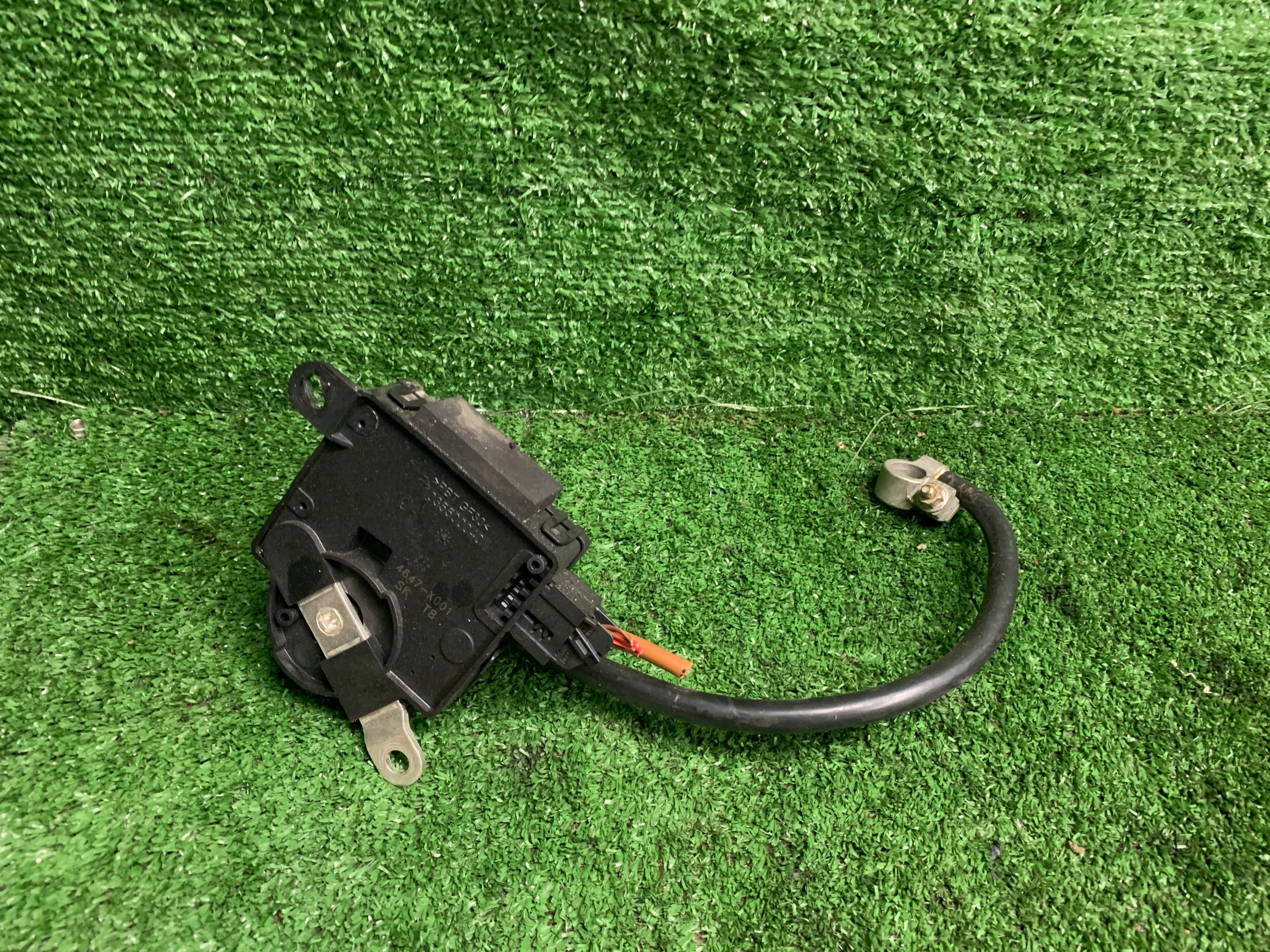 MERCEDES W211 - Unité commande moteur pour batterie A2115403845